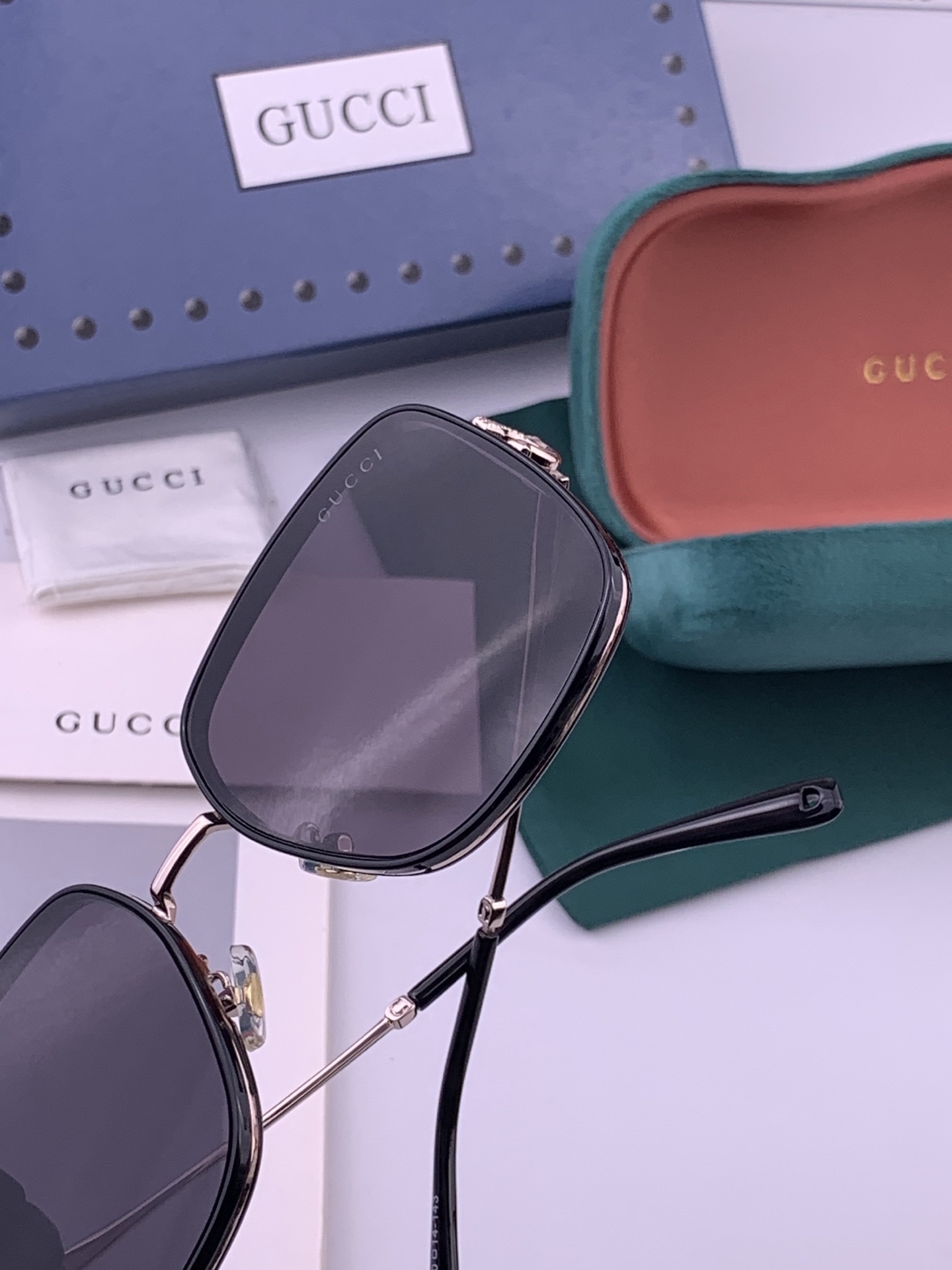 【尼龙偏光系列】GUCCI太阳镜墨圆框设计，不挑脸型，无论搭配大衣还是连衣裙都非常显气质偏光镜片预防紫外线  型号：G5