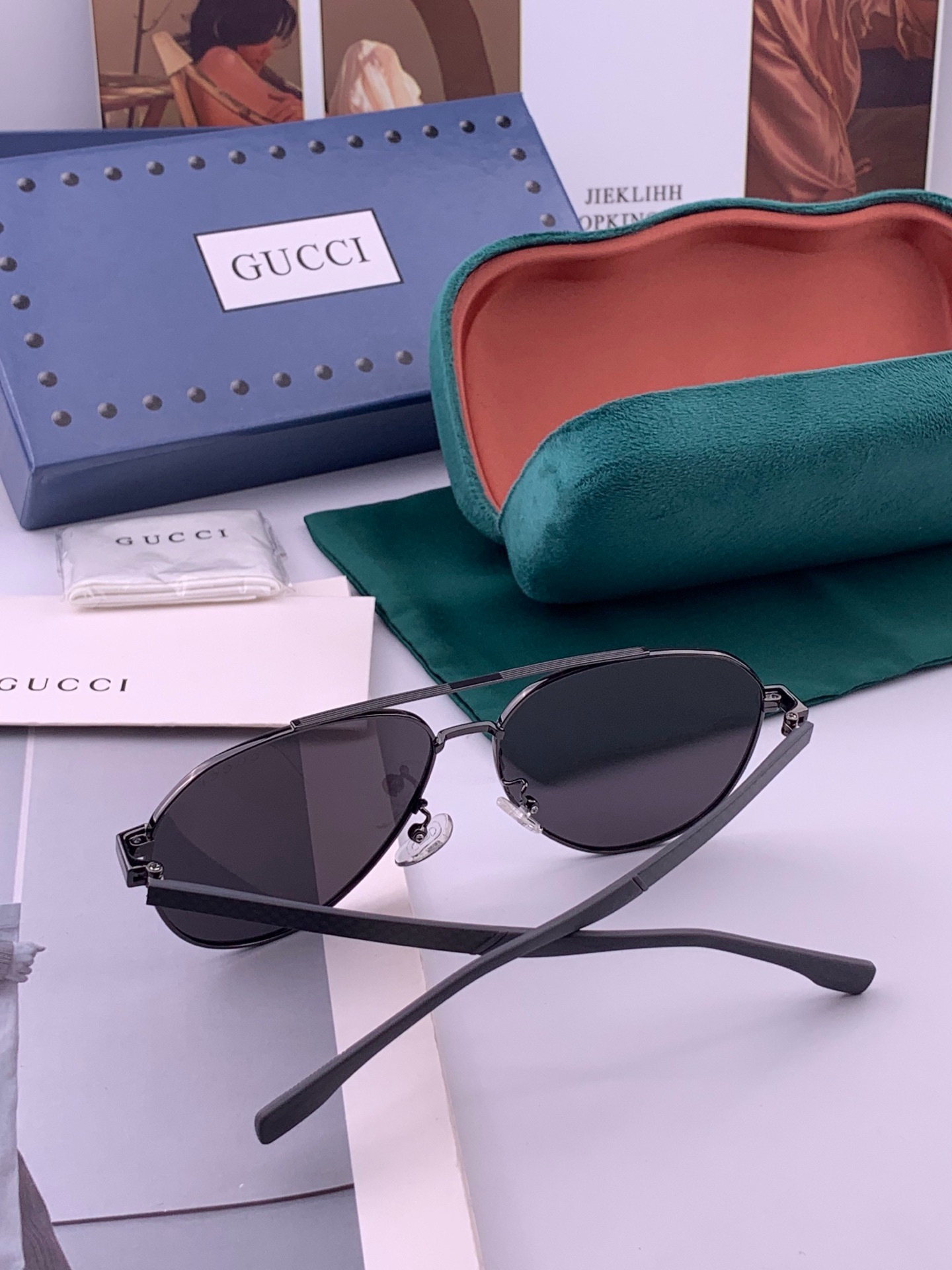 Gucci 。  高品质男女款墨镜   👍 进口宝丽来偏光镜片  。蛤蟆镜 开车钓鱼都可 。百搭显瘦墨镜韩版男士飞行员大