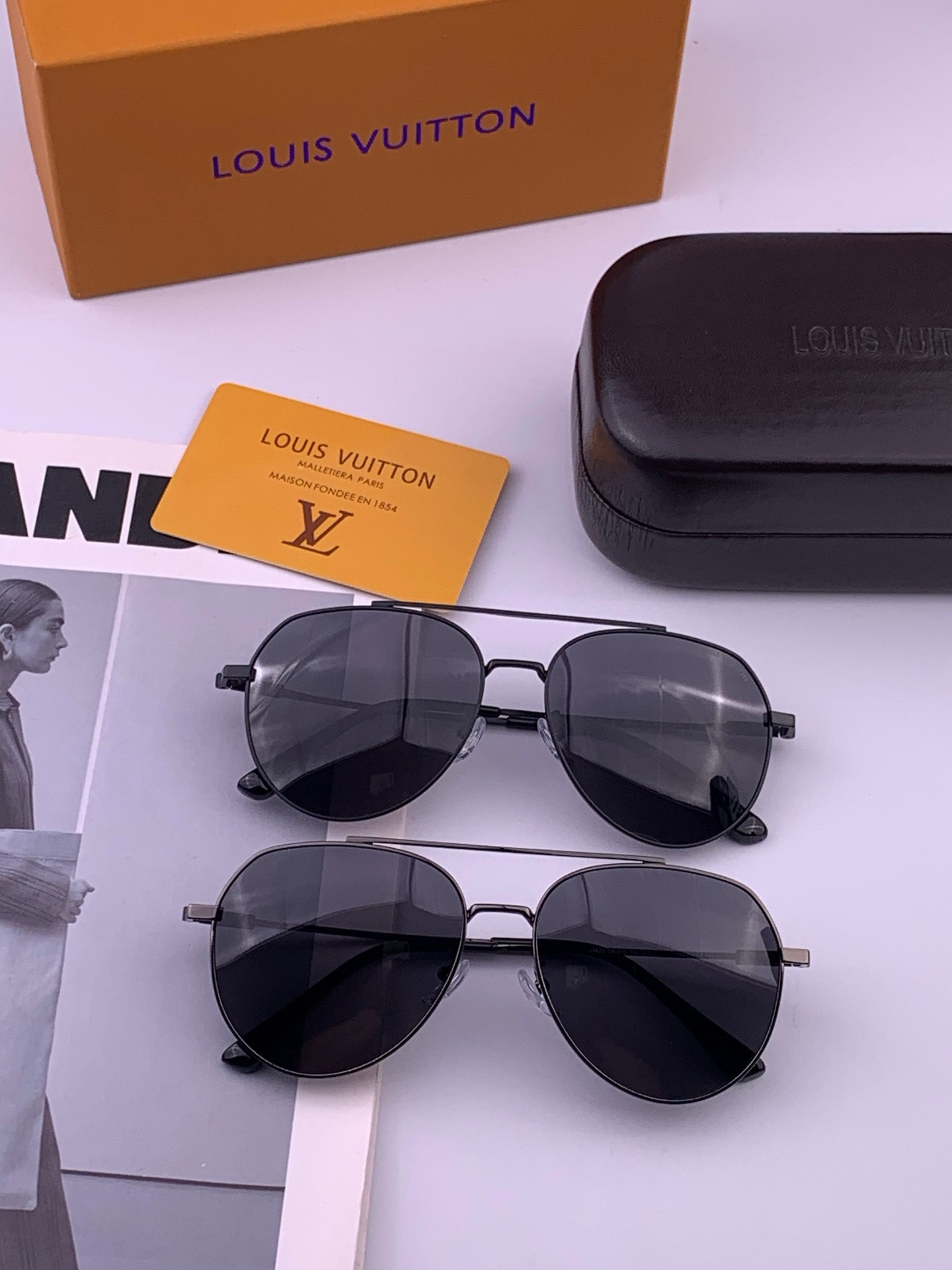 LV 。  高品质男女款墨镜   👍 进口宝丽来偏光镜片  。蛤蟆镜 开车钓鱼都可 。百搭显瘦墨镜韩版男士飞行员大框司机