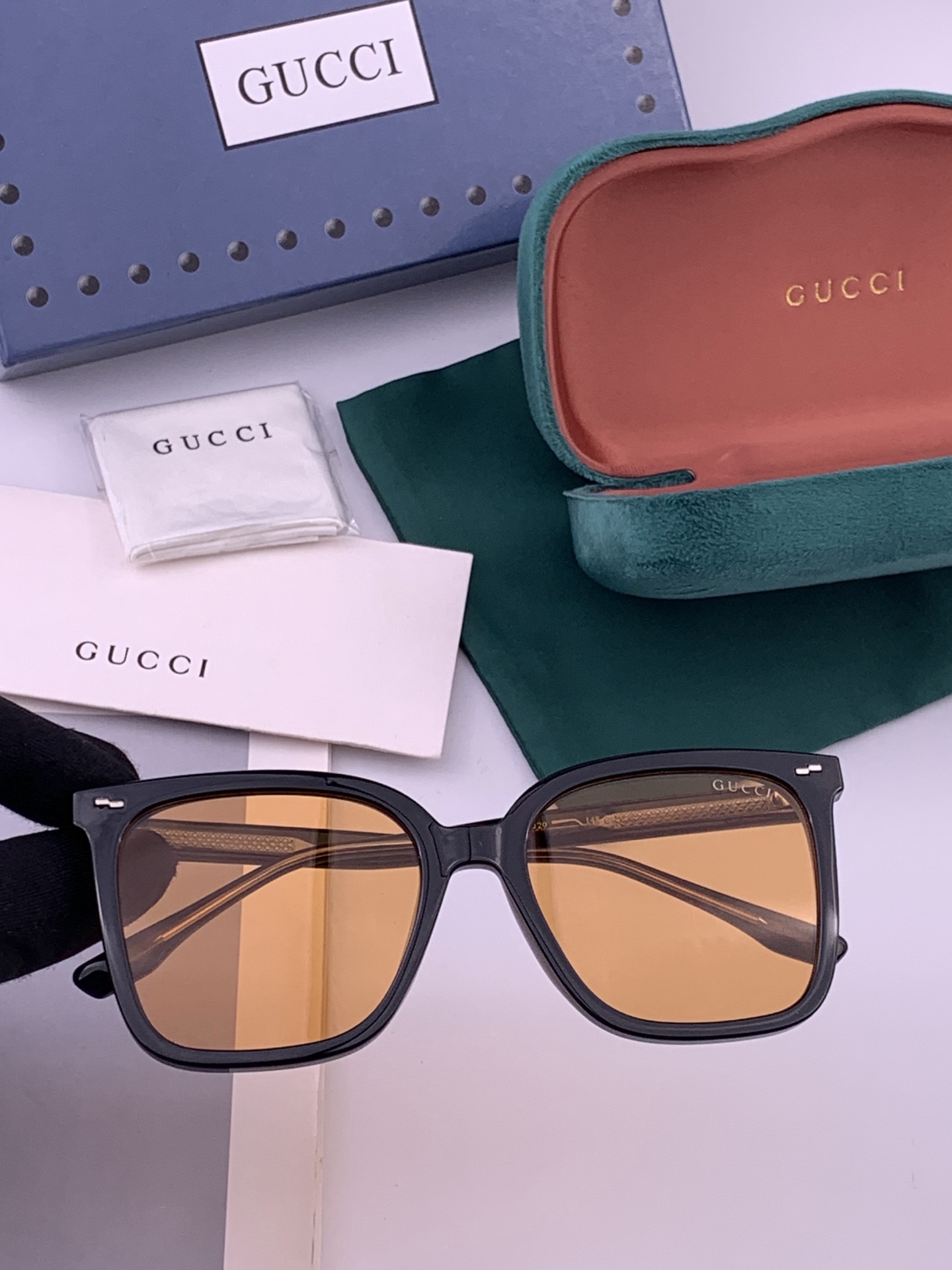 🔺GUCCI🔻古驰 GG方框太阳镜 完美品质 🎓独特设计  适合各种脸型 亮相时装周 超时尚百搭 实物精致  情侣款 男