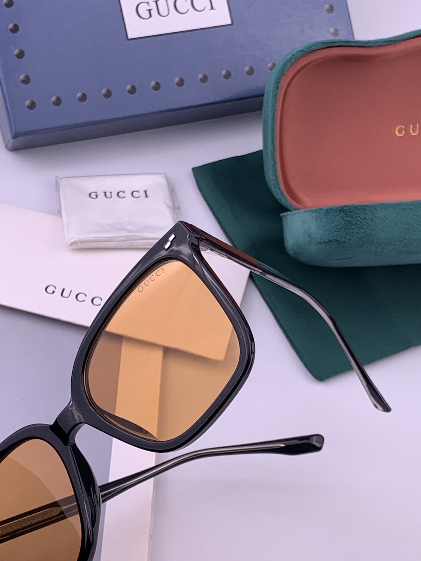 🔺GUCCI🔻古驰 GG方框太阳镜 完美品质 🎓独特设计  适合各种脸型 亮相时装周 超时尚百搭 实物精致  情侣款 男