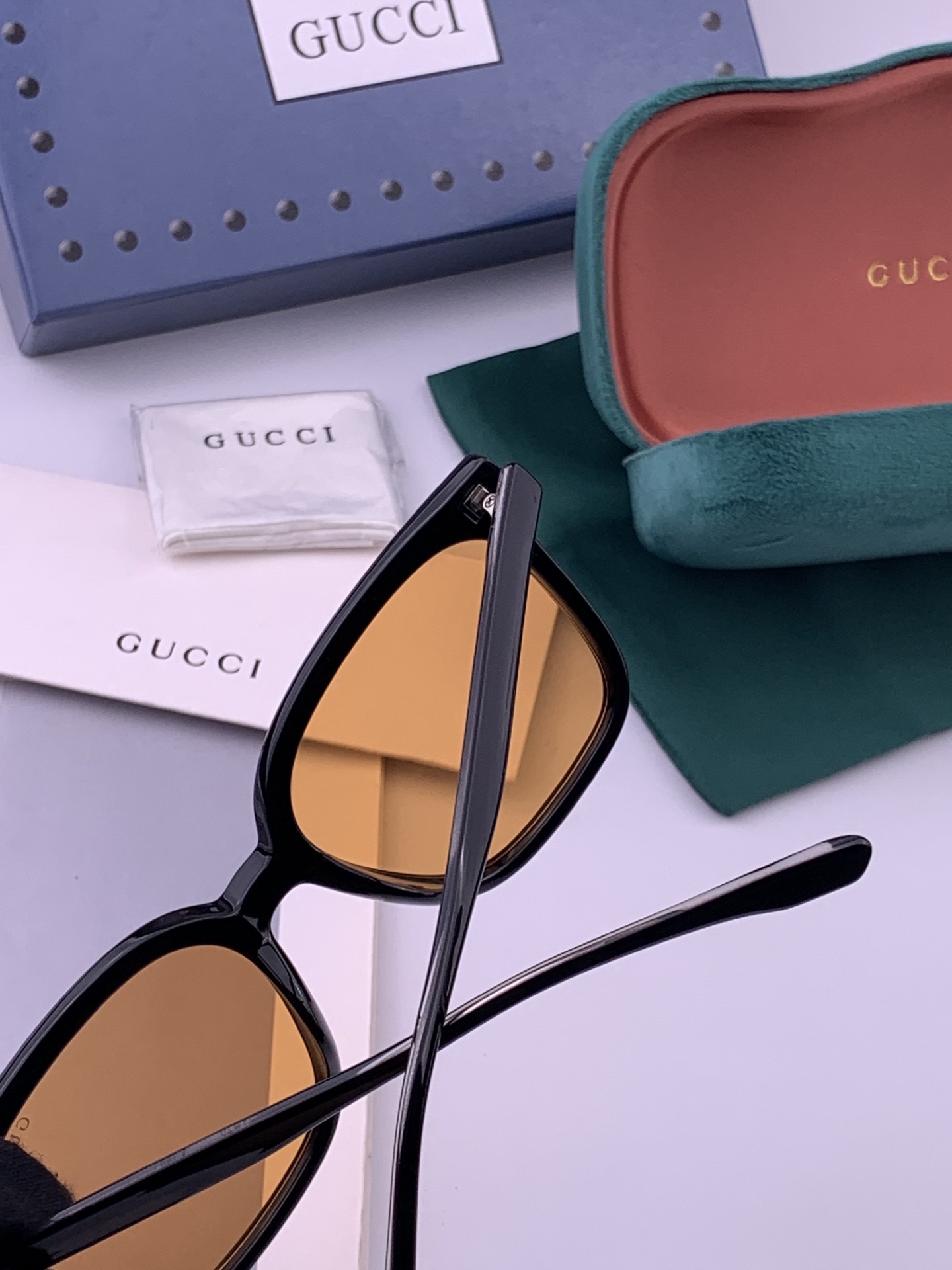 🔺GUCCI🔻古驰 GG方框太阳镜 完美品质 🎓独特设计  适合各种脸型 亮相时装周 超时尚百搭 实物精致  情侣款 男