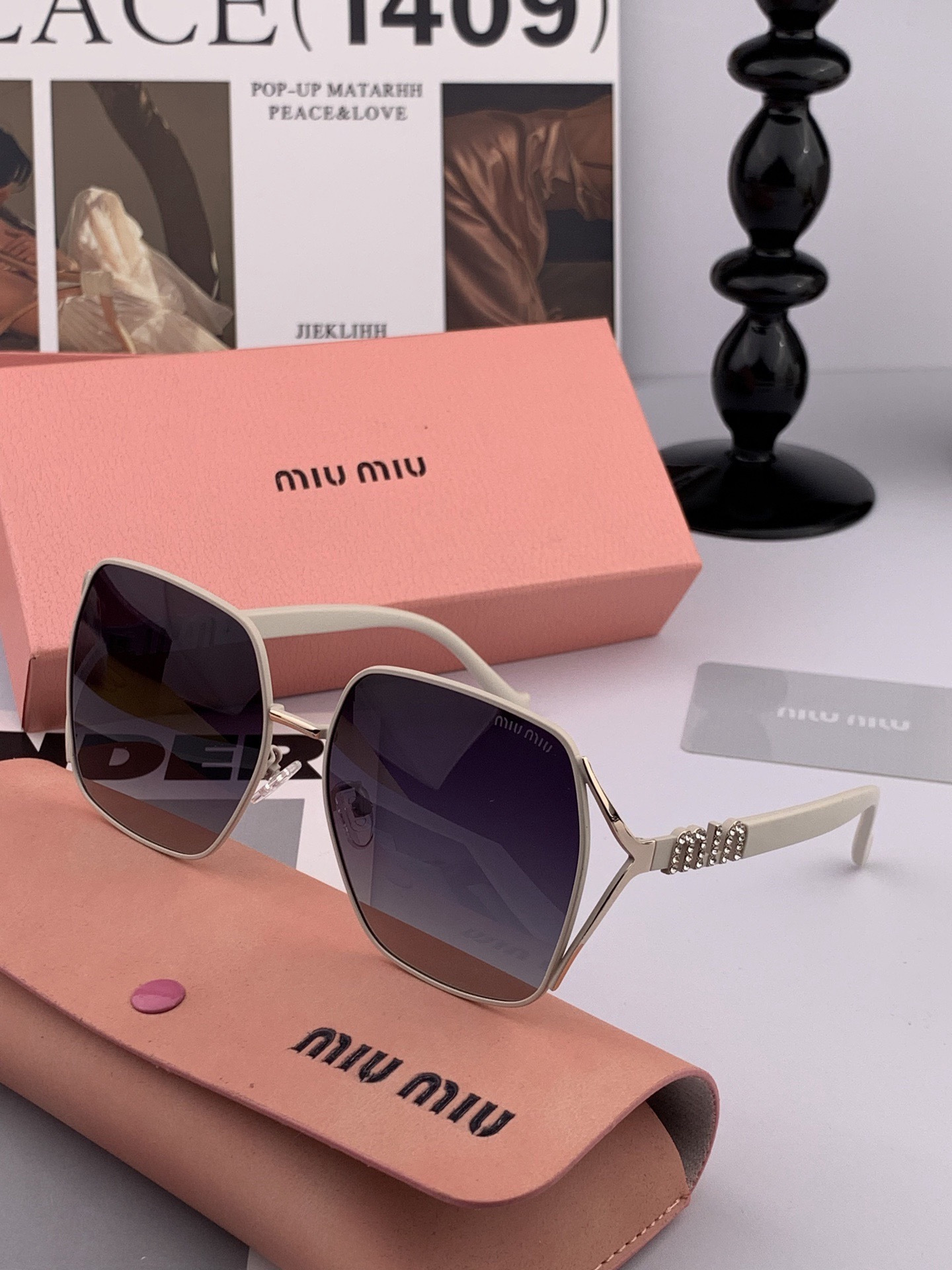 MIUMIU/缪缪🖇🖇开春新款🌟闪耀新款璀璨登台 ❤❤太阳镜潮品 精致个性设计简约时尚 专柜品质值得拥有 绝对潮爆 提升