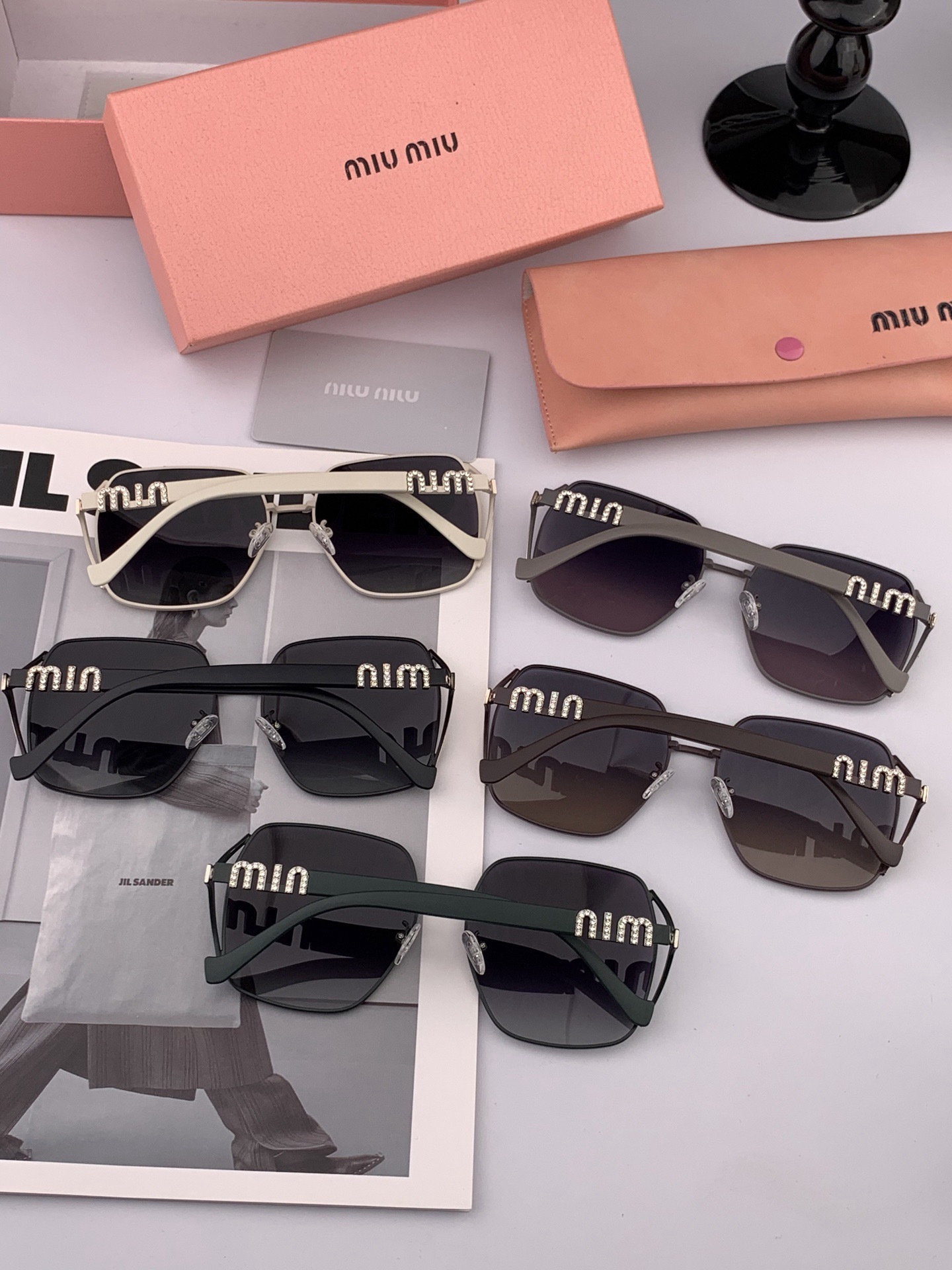 MIUMIU/缪缪🖇🖇开春新款🌟闪耀新款璀璨登台 ❤❤太阳镜潮品 精致个性设计简约时尚 专柜品质值得拥有 绝对潮爆 提升