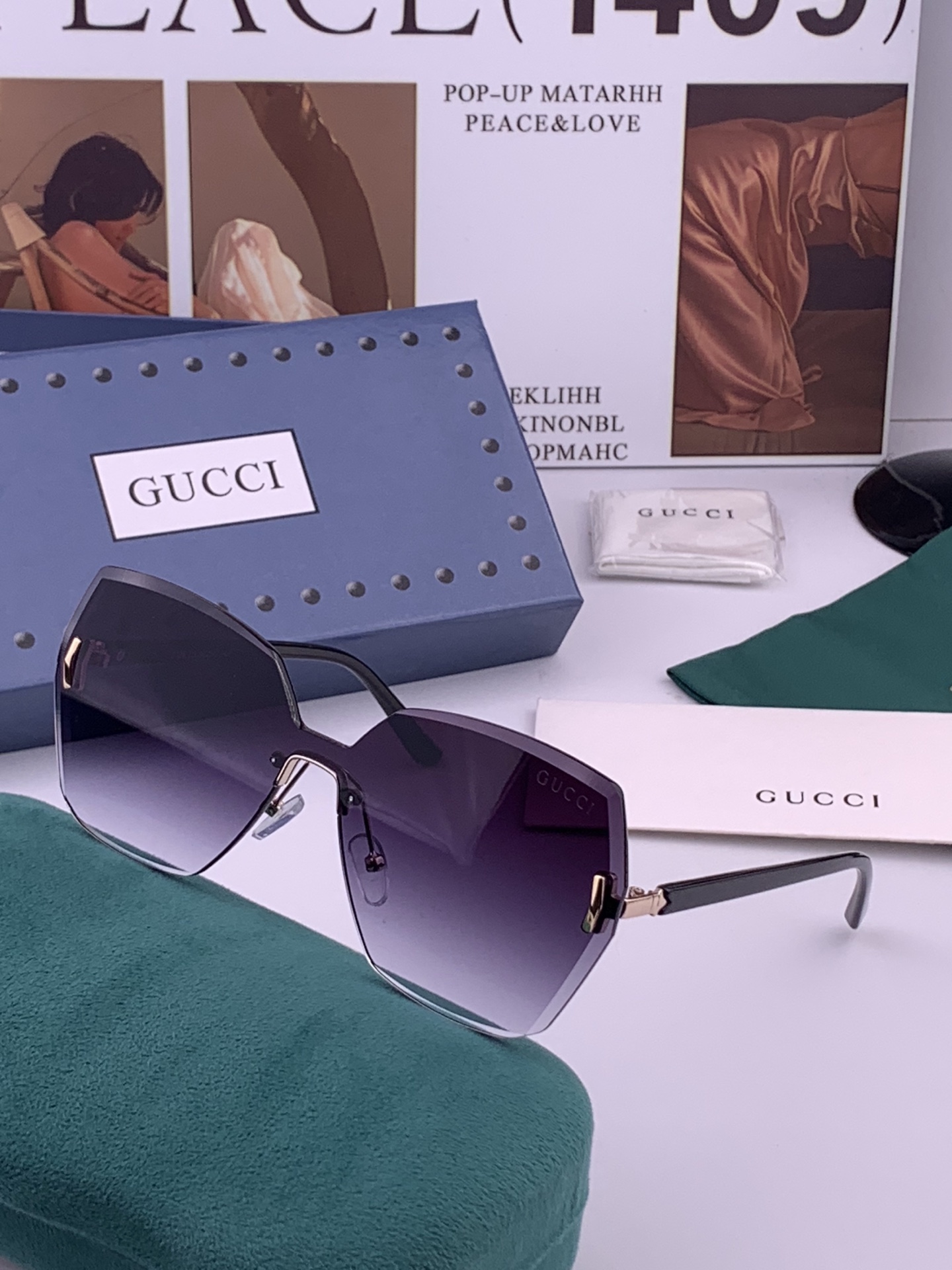 GUCCI  新款连体尼龙偏光太眼镜，无框钻石 切边更有质感，大气女人范儿，大脸小脸都好看 ！型号：G8212 