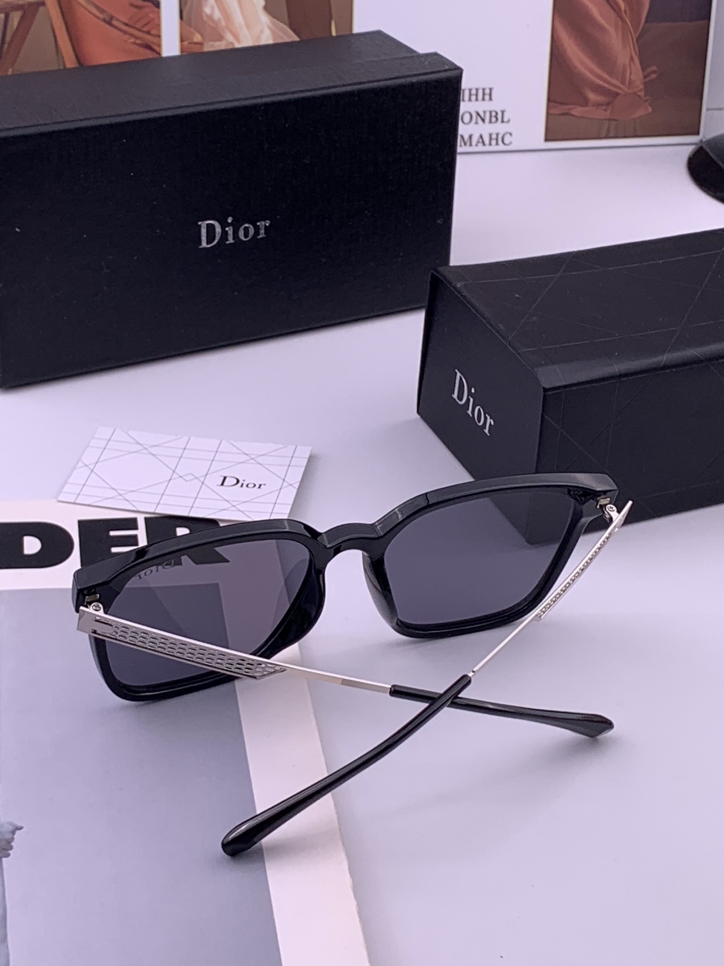 🔺 【DIOR】开春新款 潮流爆款 时尚方框偏光太阳镜 高品质 佩戴舒适 网红潮款墨镜 女士高清偏光太阳镜🕶️ 🎉高品质