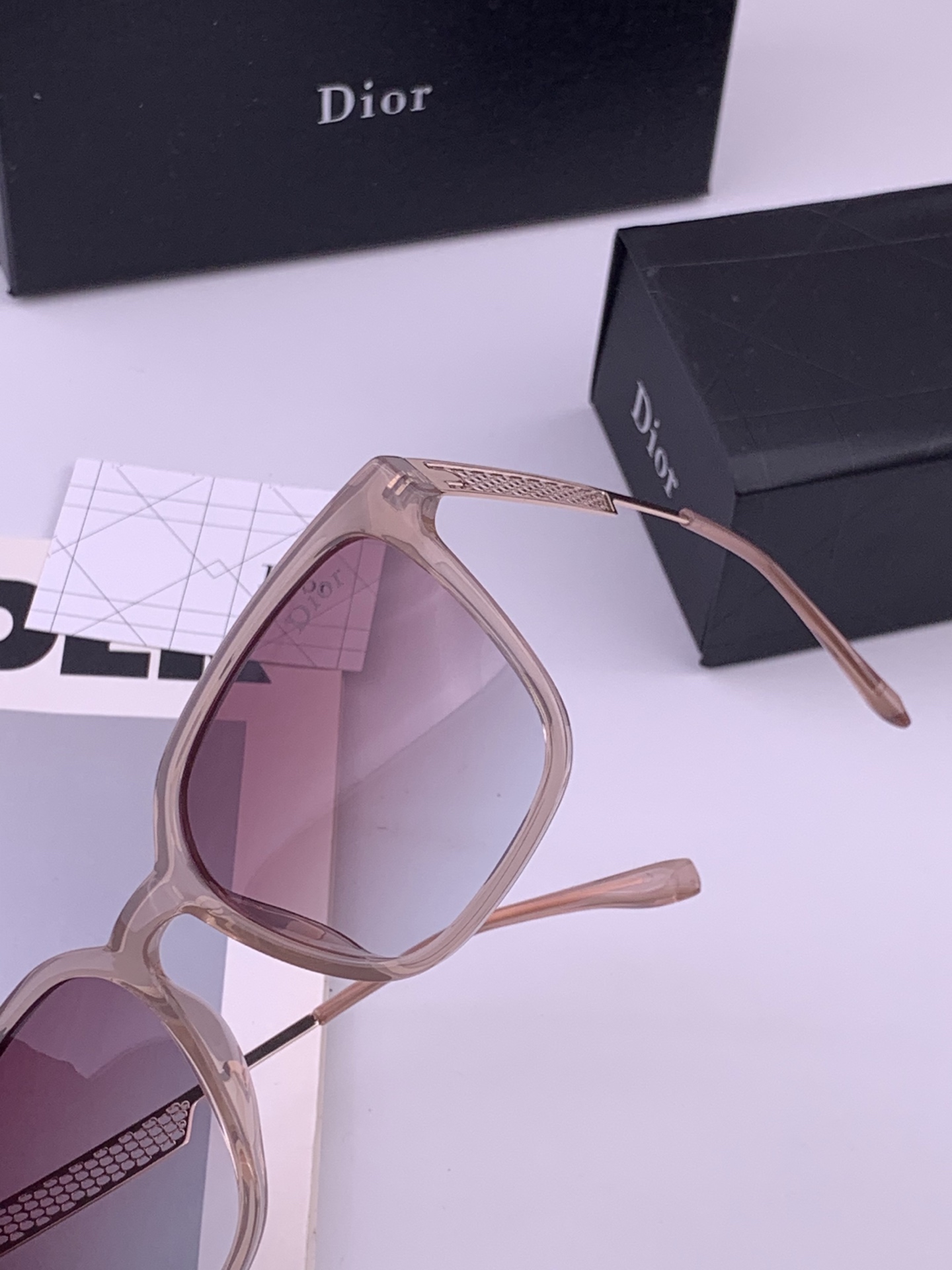 🔺 【DIOR】开春新款 潮流爆款 时尚方框偏光太阳镜 高品质 佩戴舒适 网红潮款墨镜 女士高清偏光太阳镜🕶️ 🎉高品质