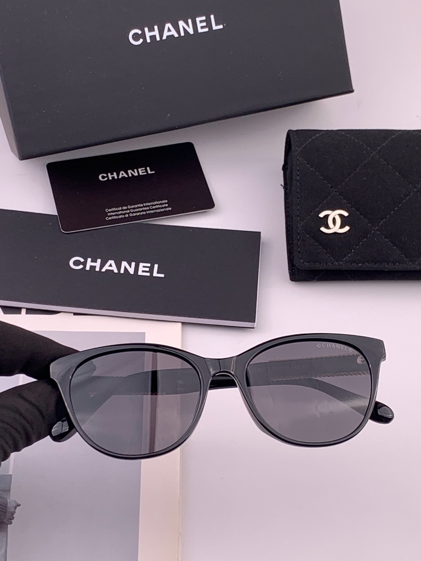 【CHANEL】香奈儿 新款山茶花潮流爆款 时尚圆框高清偏光太阳镜 佩戴舒适 网红潮款墨镜  ♥️♥️型号：CH7821
