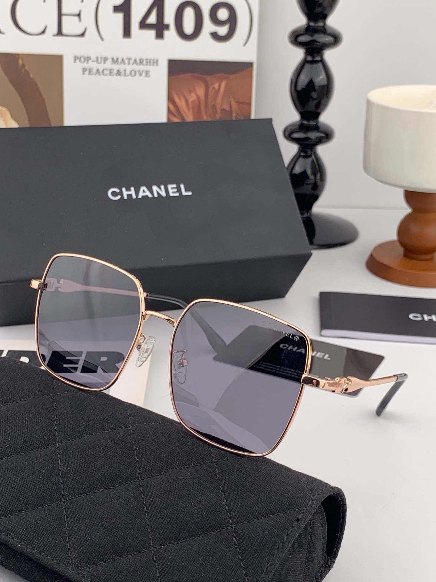 新品CHANEL 香奈儿太阳镜以独特魅力和前卫风格诠释春夏最新眼镜，质感超好佩带舒适 型号：CH25813