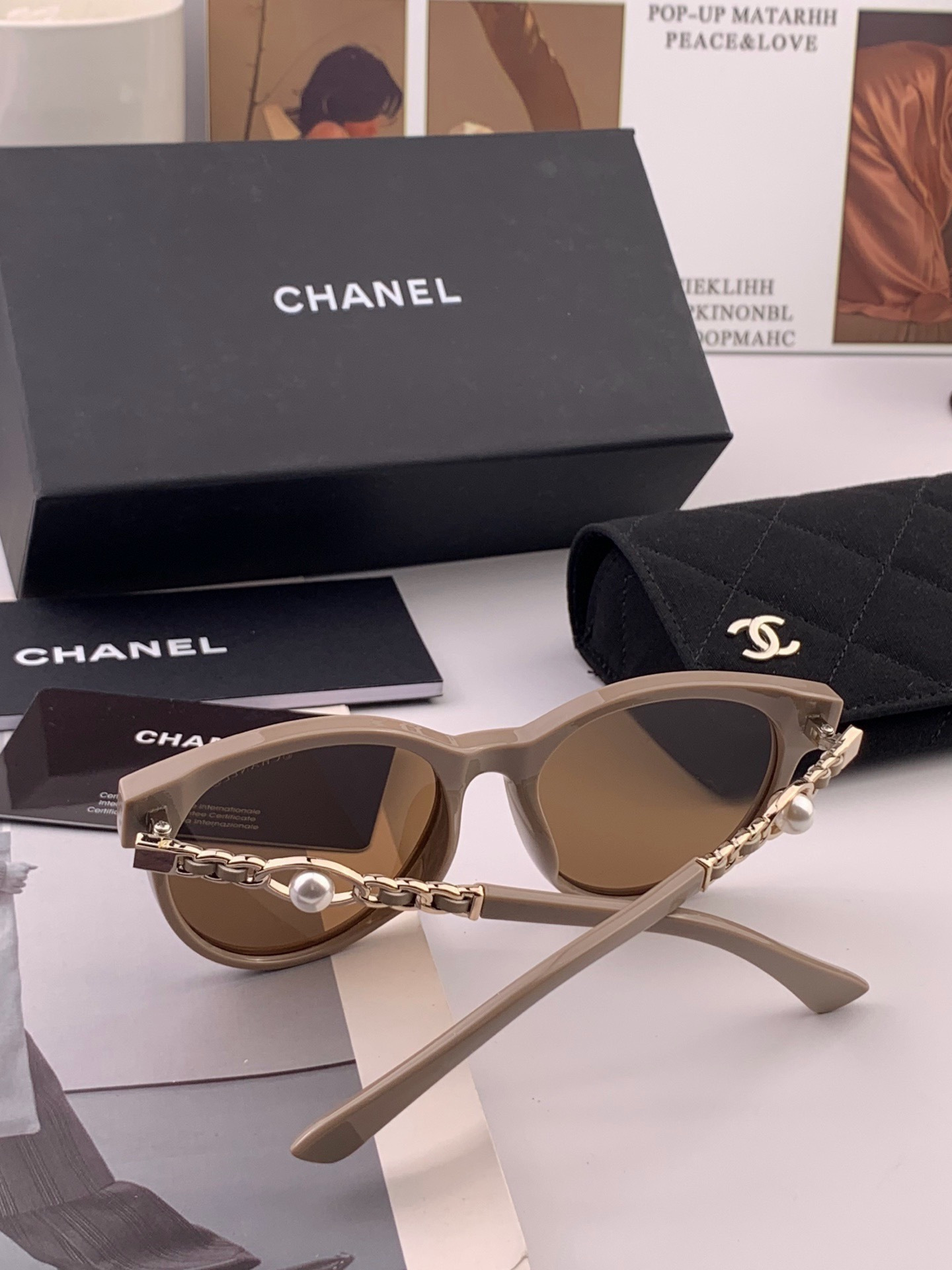 🔺CHANEL🔻官方早春新款，众多明星同款[色]香奈儿‼️‼️新款珍珠大框偏光墨镜 ，🌈🌈宝丽来超清偏光太阳镜🔝🔝型号：