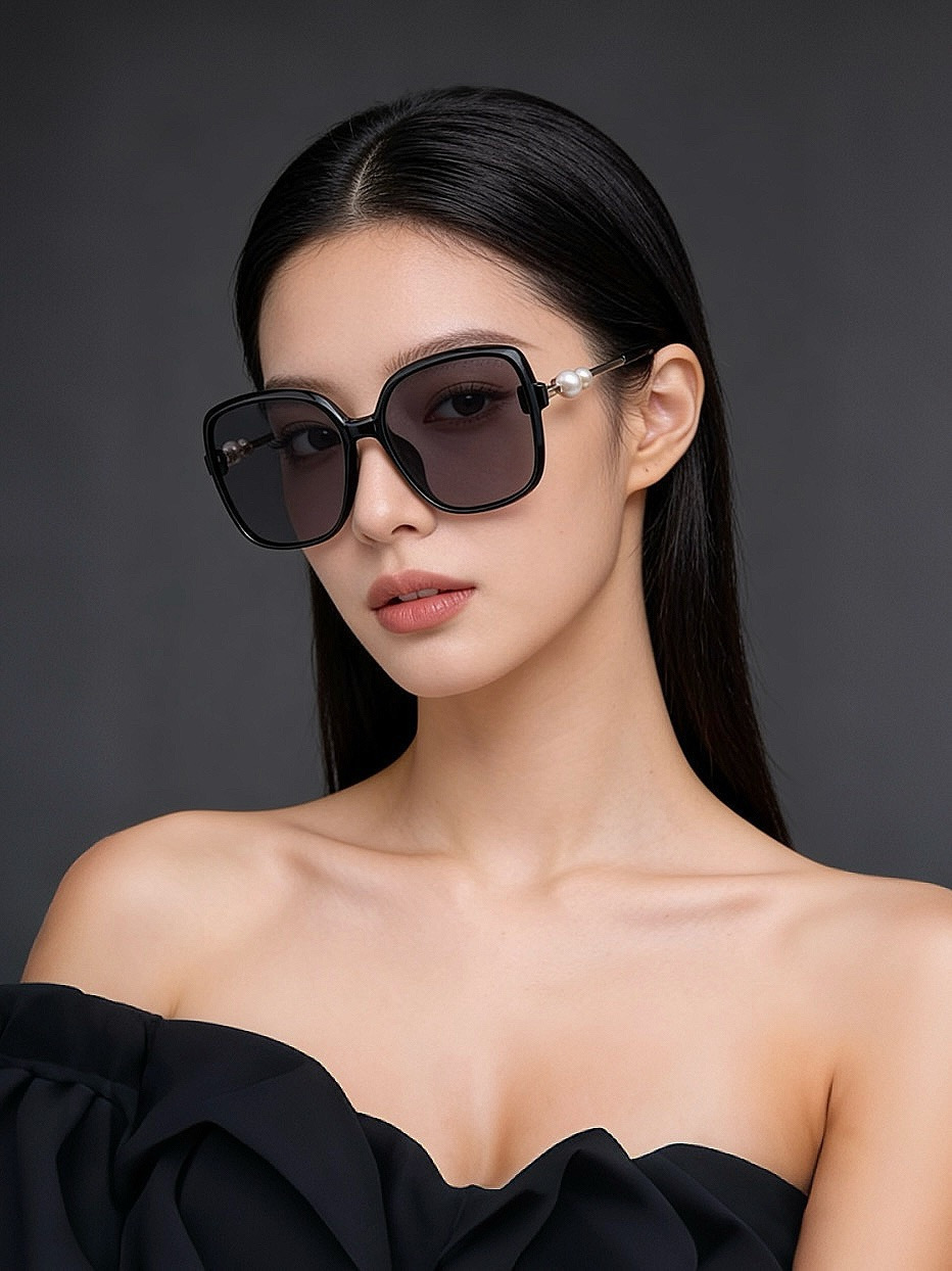 🔺CHANEL🔻官方早春新款，众多明星同款[色]香奈儿‼️‼️新款珍珠大框偏光墨镜 ，🌈🌈宝丽来超清偏光太阳镜🔝🔝型号：