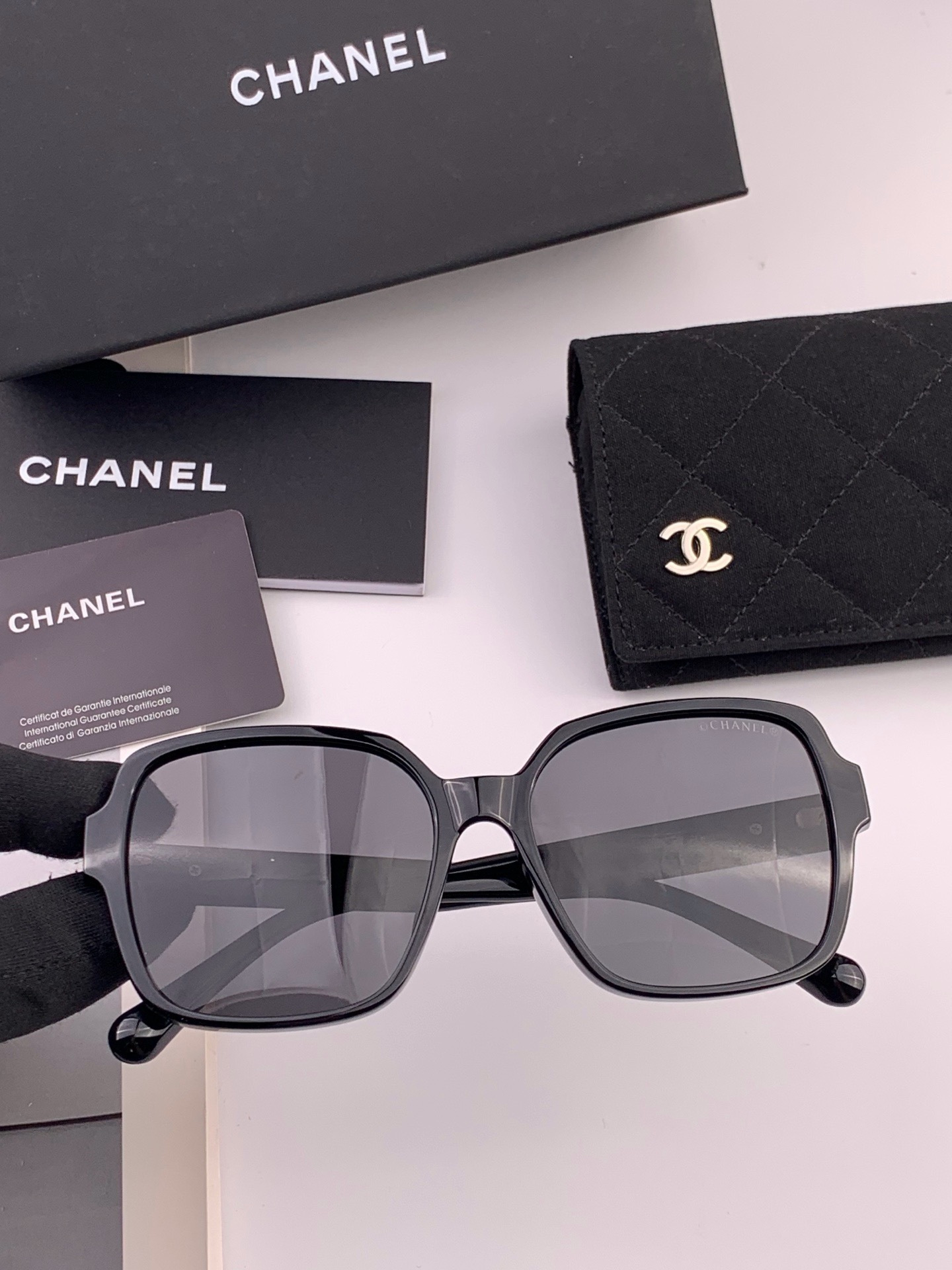 【CHANEL】香奈儿 新款潮流爆款 时尚方框太阳镜 佩戴舒适 网红潮款墨镜  女士高清加厚偏光太阳镜🕶️ 🎉高品质TR