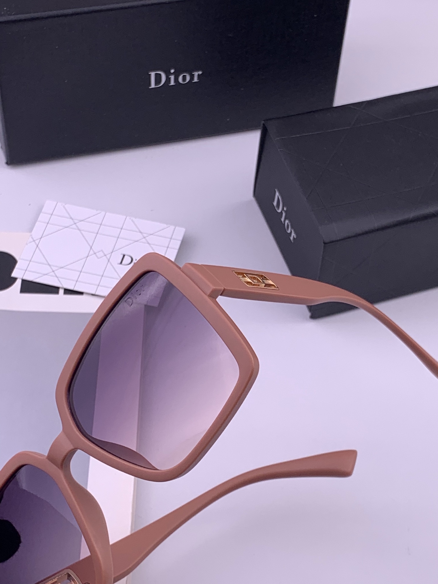 🔺 【DIOR-迪奥】开春新款 潮流爆款 时尚太阳镜 高品质 佩戴舒适 网红潮款墨镜 型号：D78000