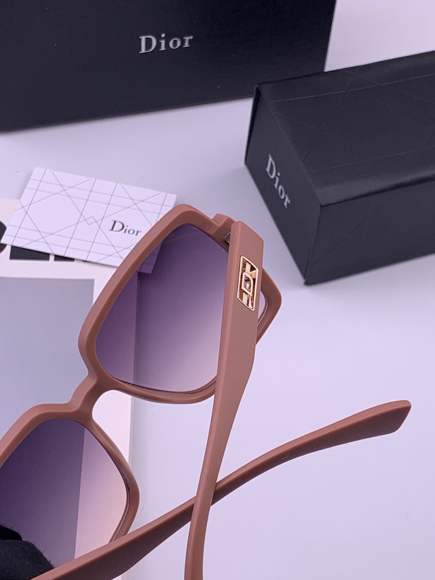 🔺 【DIOR-迪奥】开春新款 潮流爆款 时尚太阳镜 高品质 佩戴舒适 网红潮款墨镜 型号：D78000