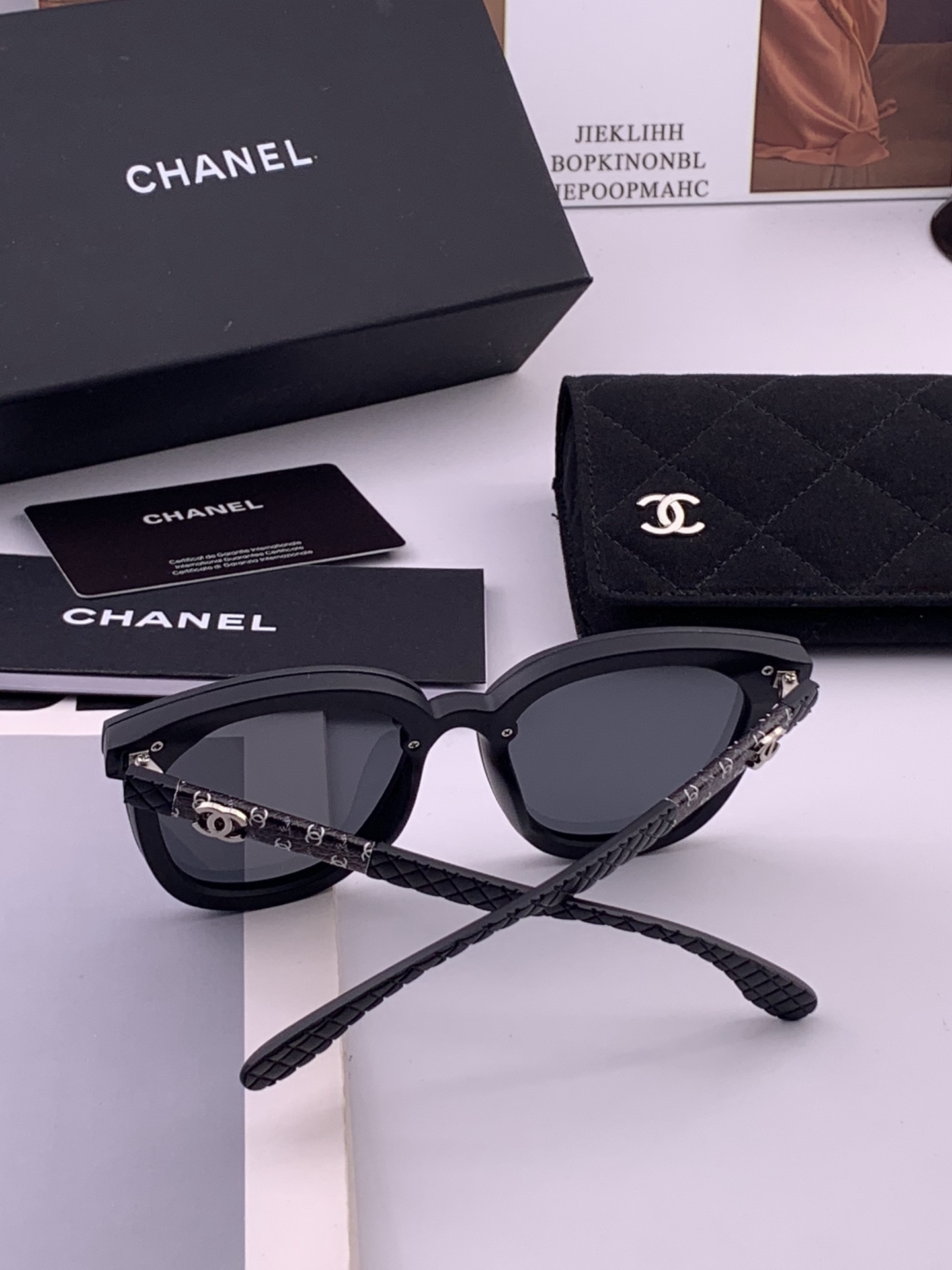 Chanel大框太阳镜墨镜  经典的方框设计，不挑脸型，无论搭配大衣还是连衣裙都非常显气质偏光镜片预防紫外线  型号：C