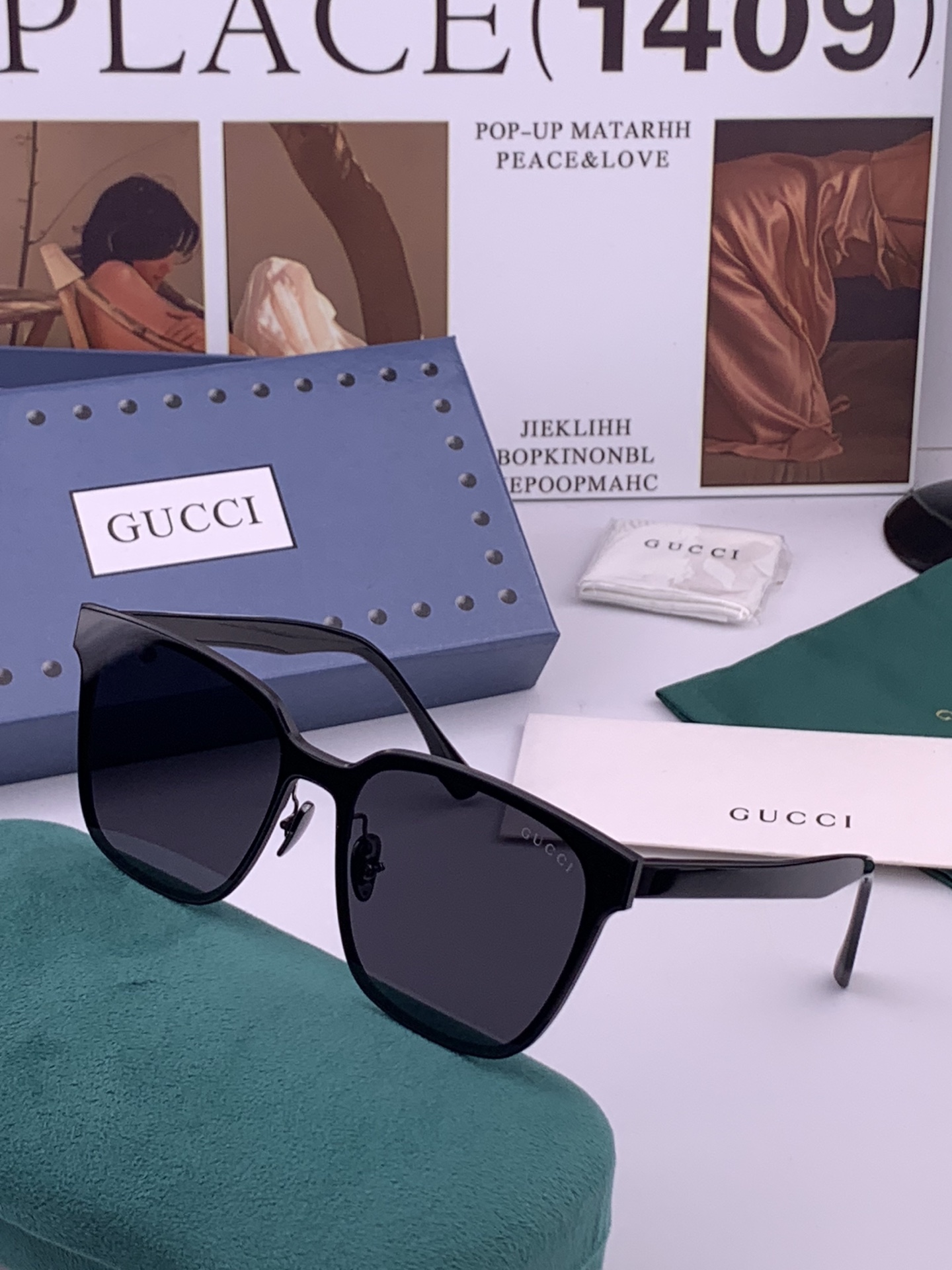 连体镜GUCCI开春新款一体镜 大框太阳镜男女同款 😎  爆款大框尼龙太阳镜 超逼格超酷  镜腿品牌设计感强 nice~
