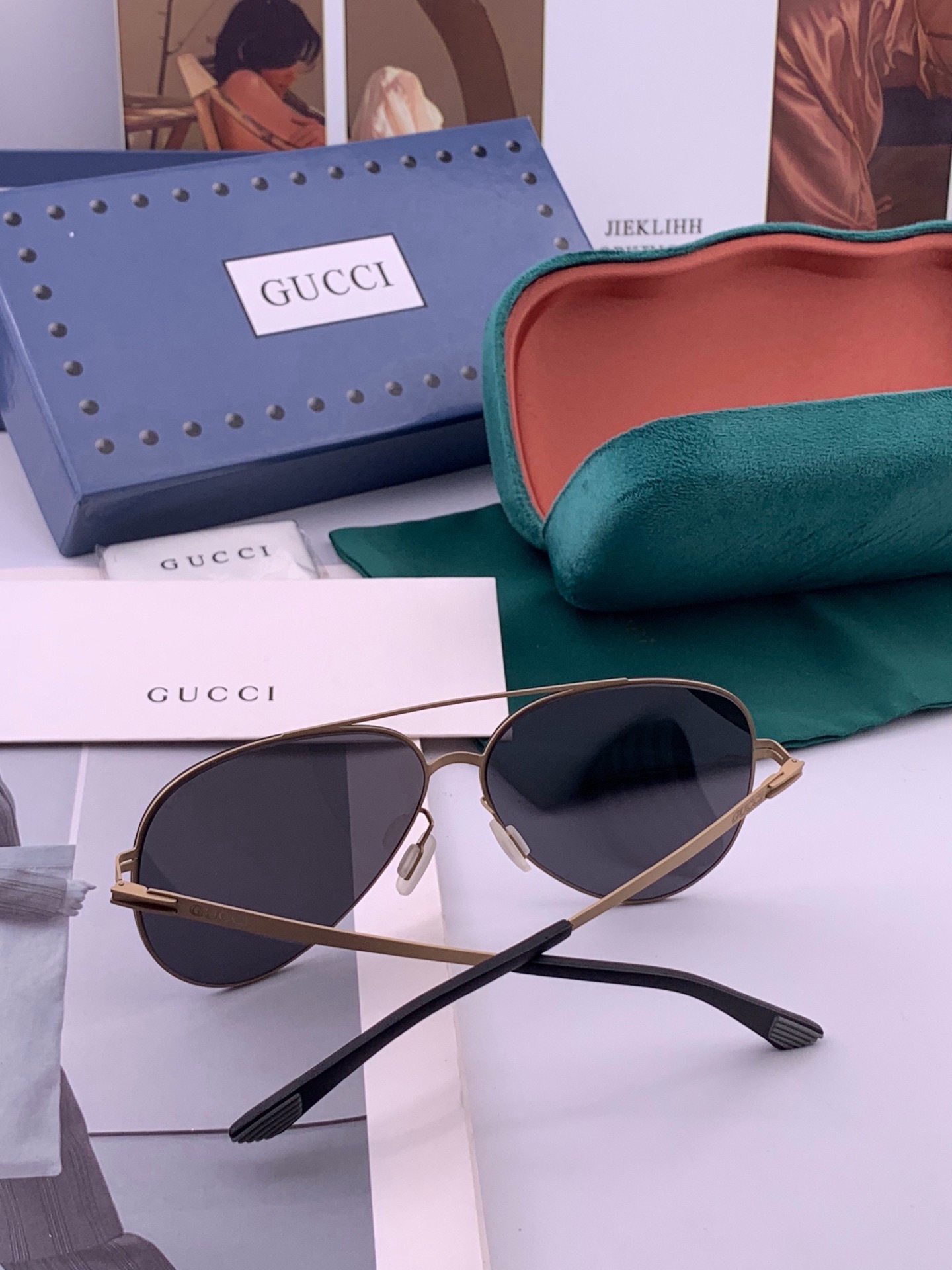 Gucci 春夏新款超轻无螺丝压不坏系列情侣款太阳镜高清尼龙镜片🦅完美品质，适合各种脸型，经典太阳镜亮相时装周.超酷拉风