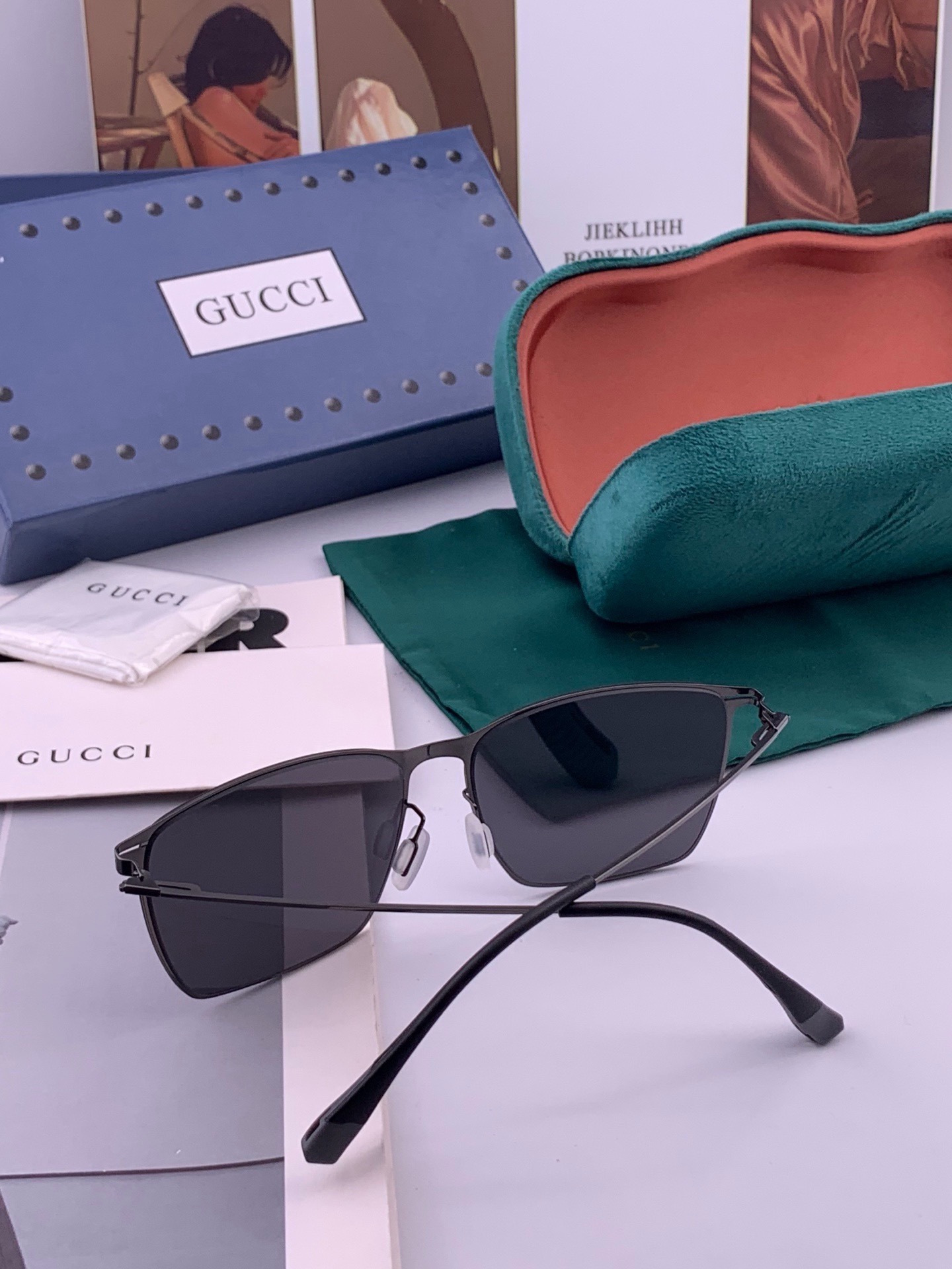 Gucci 春夏新款超轻无螺丝压不坏系列情侣款太阳镜高清尼龙镜片🦅完美品质，适合各种脸型，经典太阳镜亮相时装周.超酷拉风