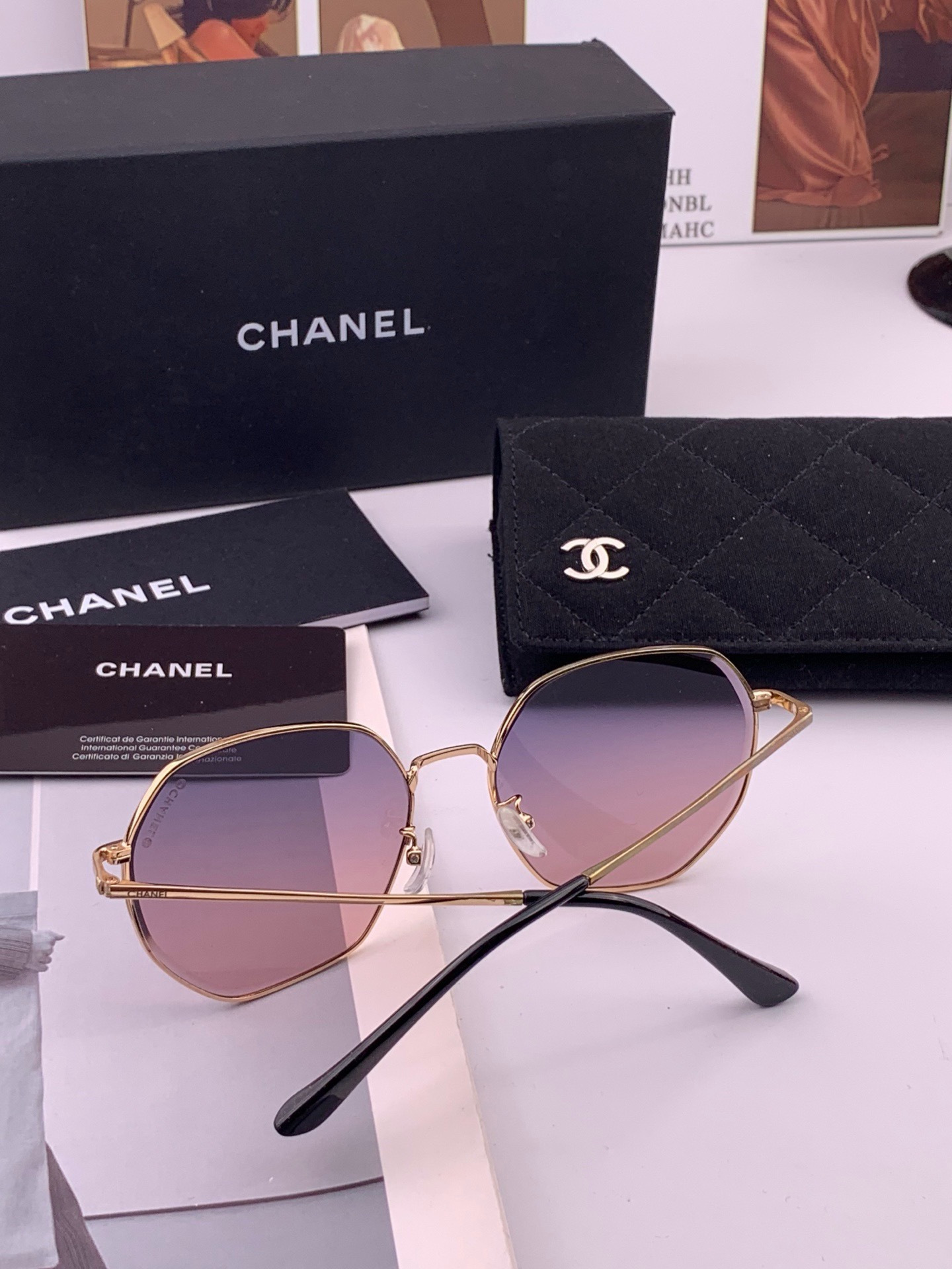 【CHANEL】香奈儿  新款尼龙偏光太眼镜，无框钻石 切边更有质感，大气女人范儿，大脸小脸都好看 ！型号：CH8201