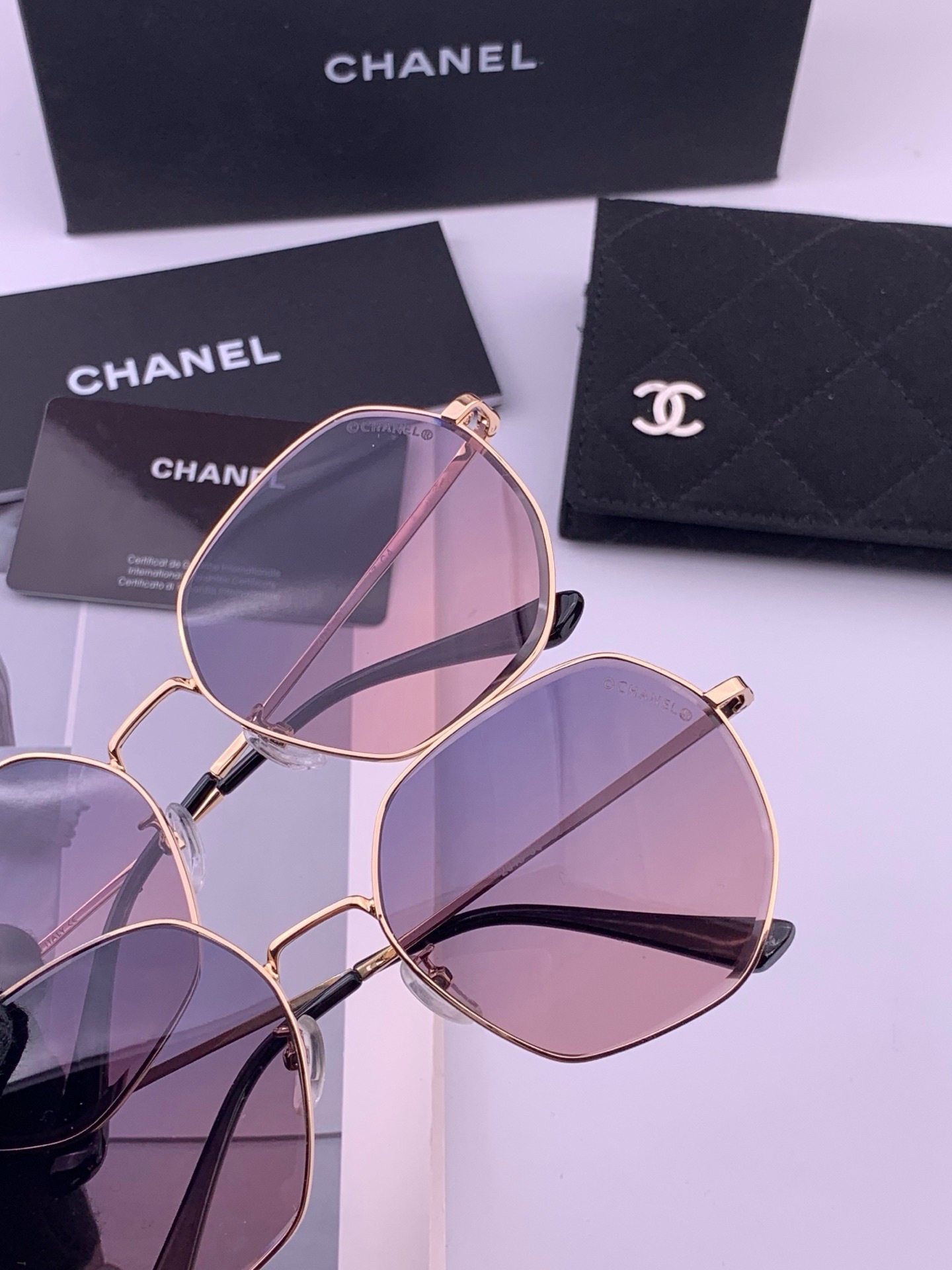 【CHANEL】香奈儿  新款尼龙偏光太眼镜，无框钻石 切边更有质感，大气女人范儿，大脸小脸都好看 ！型号：CH8201