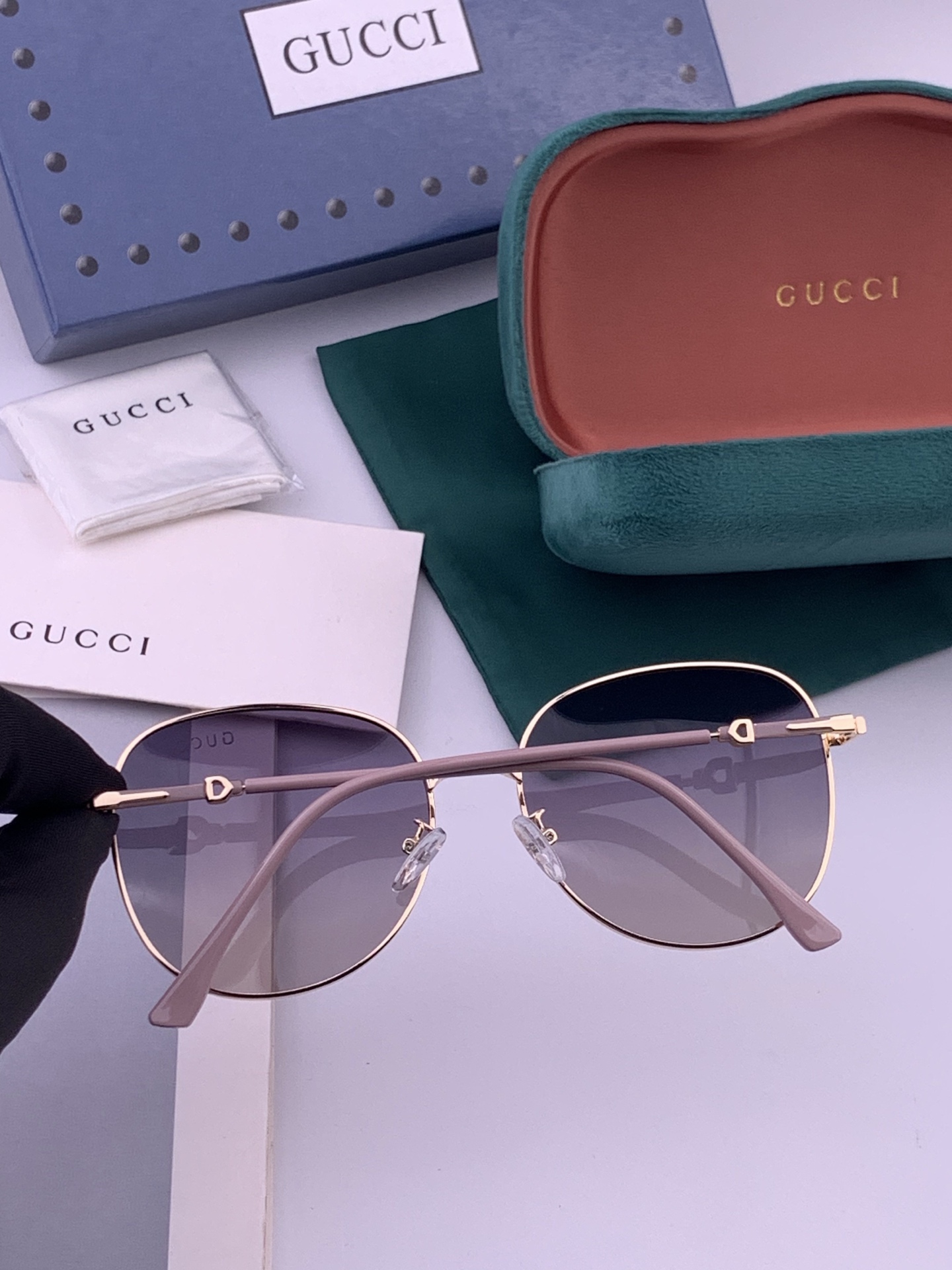 🔺 GUCCI🔻官方新款 众多明星同款[色]‼️‼️新款大框偏光墨镜 🌈🌈宝丽来超清加厚太阳镜🔝🔝型号：G8821