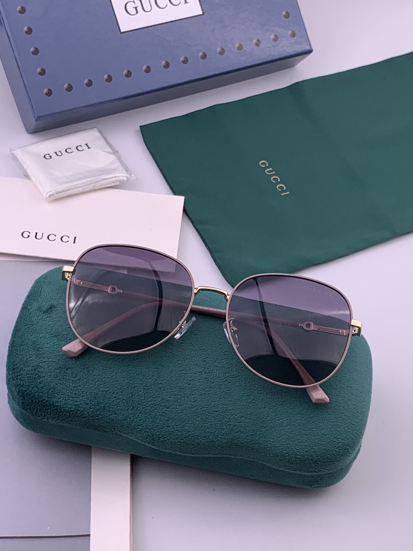🔺 GUCCI🔻官方新款 众多明星同款[色]‼️‼️新款大框偏光墨镜 🌈🌈宝丽来超清加厚太阳镜🔝🔝型号：G8821