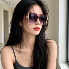 lv大框太阳镜墨镜经典的方框设计,不挑脸型,无论搭配大衣还是连衣裙都非常显气质预防紫外线 型号:型号:L6149 lv大框太阳镜墨镜经典的方框设计,不挑脸型,无论搭配大衣还是连衣裙都非常显气质预防紫外线 型号:型号:L6149
