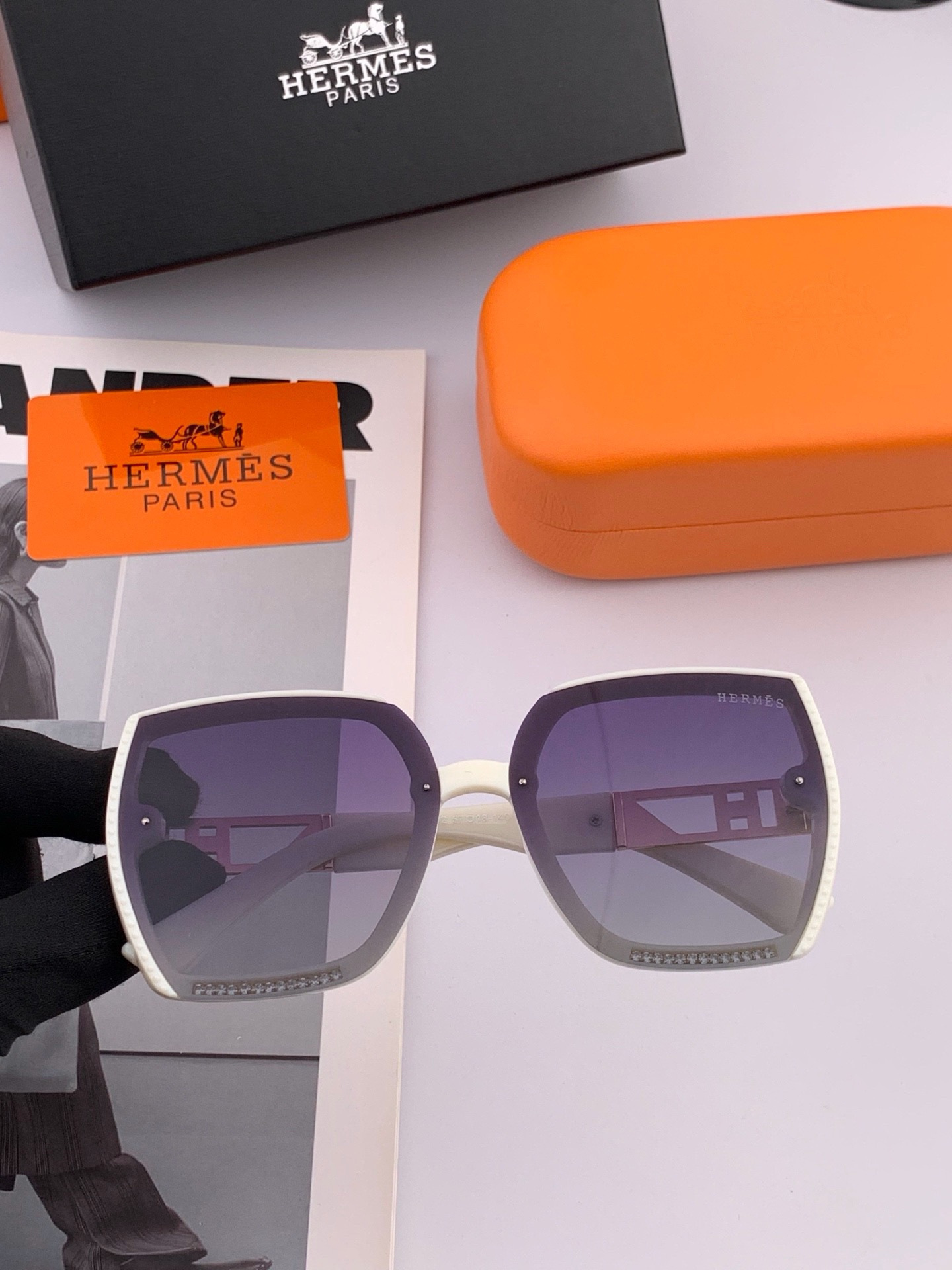 新款 爱马仕女士偏光太阳镜🕶️ 宝丽来高清镜片🎉高品质TR-90镜框 时尚百搭！ 型号：H2230