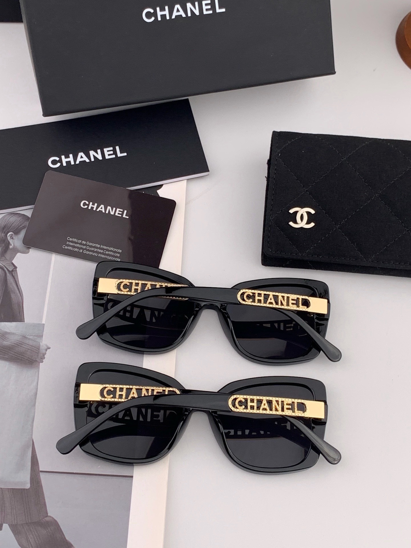 新品CHANEL 香奈儿太阳镜以独特魅力和前卫风格诠释春夏最新眼镜，质感超好佩带舒适 型号：CH2077 