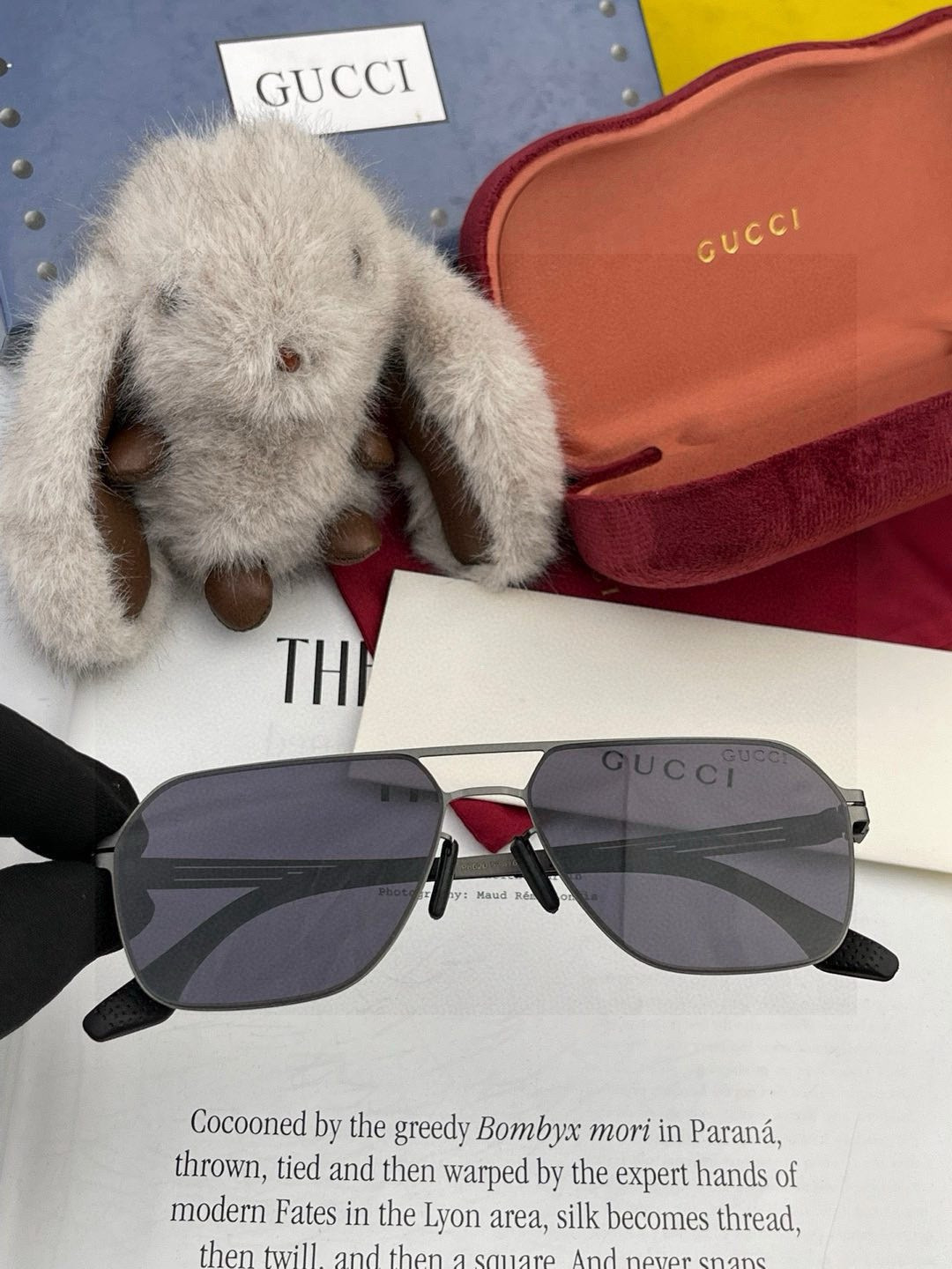 ♦️GUCCI 新款男女情侣款太阳镜多边形墨镜iP电镀永不褪色 超轻超有弹性整幅眼镜无螺丝重要的是压不坏 高清尼龙镜片、