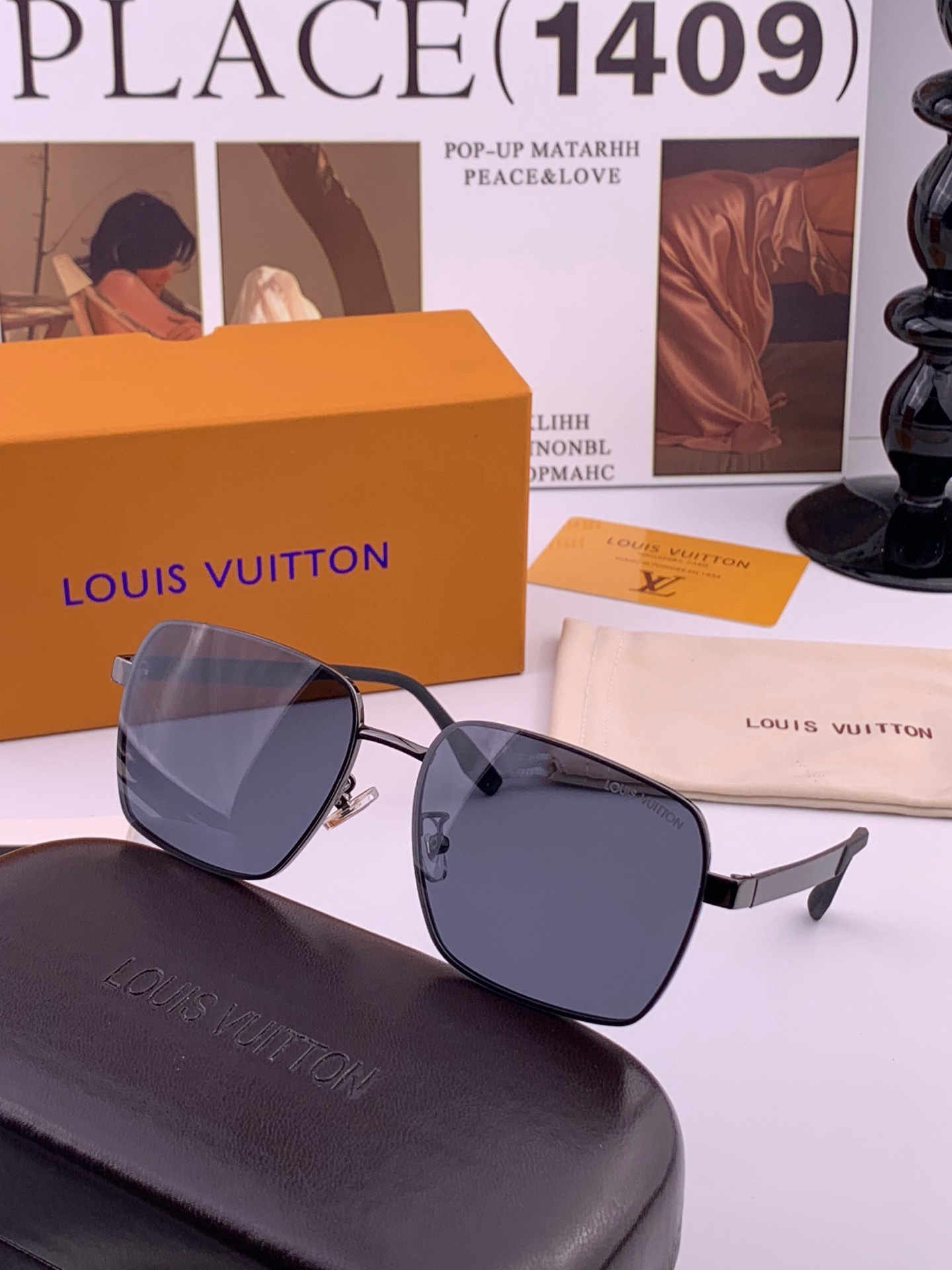 LV 男款炫彩飞行员偏光太阳镜 ❤️材质：高清尼龙加厚卡槽高清偏光镜片 🌹无边框镜架💕颜👍型号：L5253