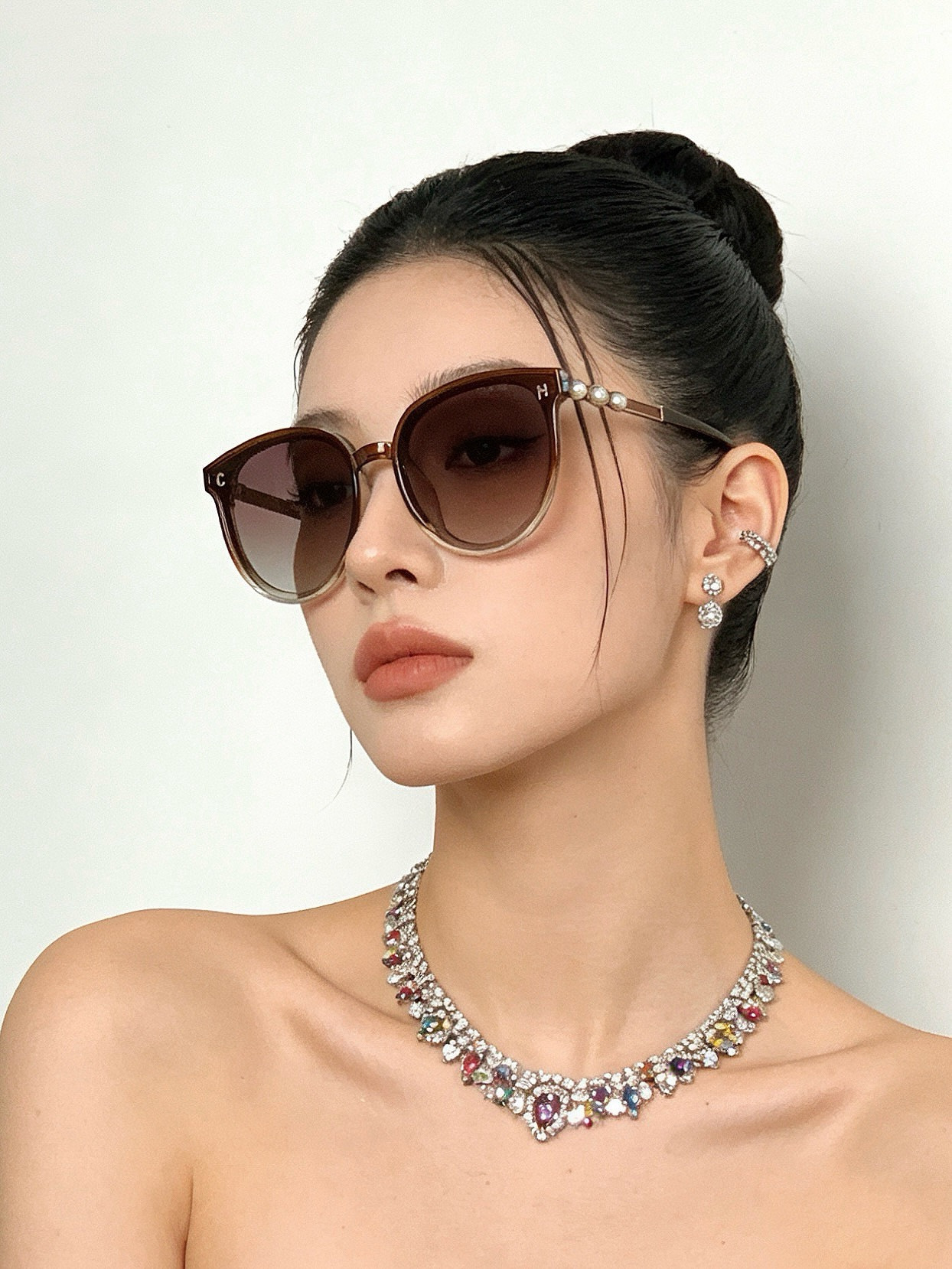 NO:951864,CHANEL's official early spring new model, many stars have the same style [color] Chanel's new pearl large frame polarized sunglasses, Polaroid ultra-clear polarized sunglasses model CH7788 glasses, sunglasses, sunglasses, glasses, chanel, chanel19860909CHANEL官方早春新款,众多明星同款[色]香奈儿新款珍珠大框偏光墨镜 ,宝丽来超清偏光太阳镜型号CH7788眼镜墨镜太阳镜,眼镜,chanel,chanel,glasses