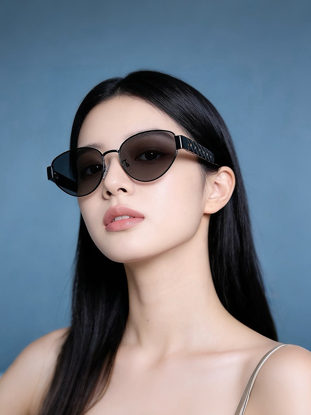 NO:951978,[CHANEL] Chanel's new trendy style, fashionable small-frame sunglasses, comfortable to wear, Internet celebrity trendy sunglasses, women's high-definition thickened polarized sunglasses, high-quality TR frames, model CH65910 glasses, sunglasses, sunglasses, glasses, chanel, chanel19860909【CHANEL】香奈儿 新款潮流爆款 时尚小框太阳镜 佩戴舒适 网红潮款墨镜 女士高清加厚偏光太阳镜 高品质TR镜框 型号CH65910眼镜墨镜太阳镜,眼镜,chanel,chanel,glasses
