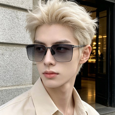 ♦️LV 新款男女情侣款太阳镜多边形墨镜iP电镀永不褪色 超轻超有弹性整幅眼镜无螺丝重要的是压不坏 高清尼龙镜片、精湛 ♦️LV 新款男女情侣款太阳镜多边形墨镜iP电镀永不褪色 超轻超有弹性整幅眼镜无螺丝重要的是压不坏 高清尼龙镜片、精湛