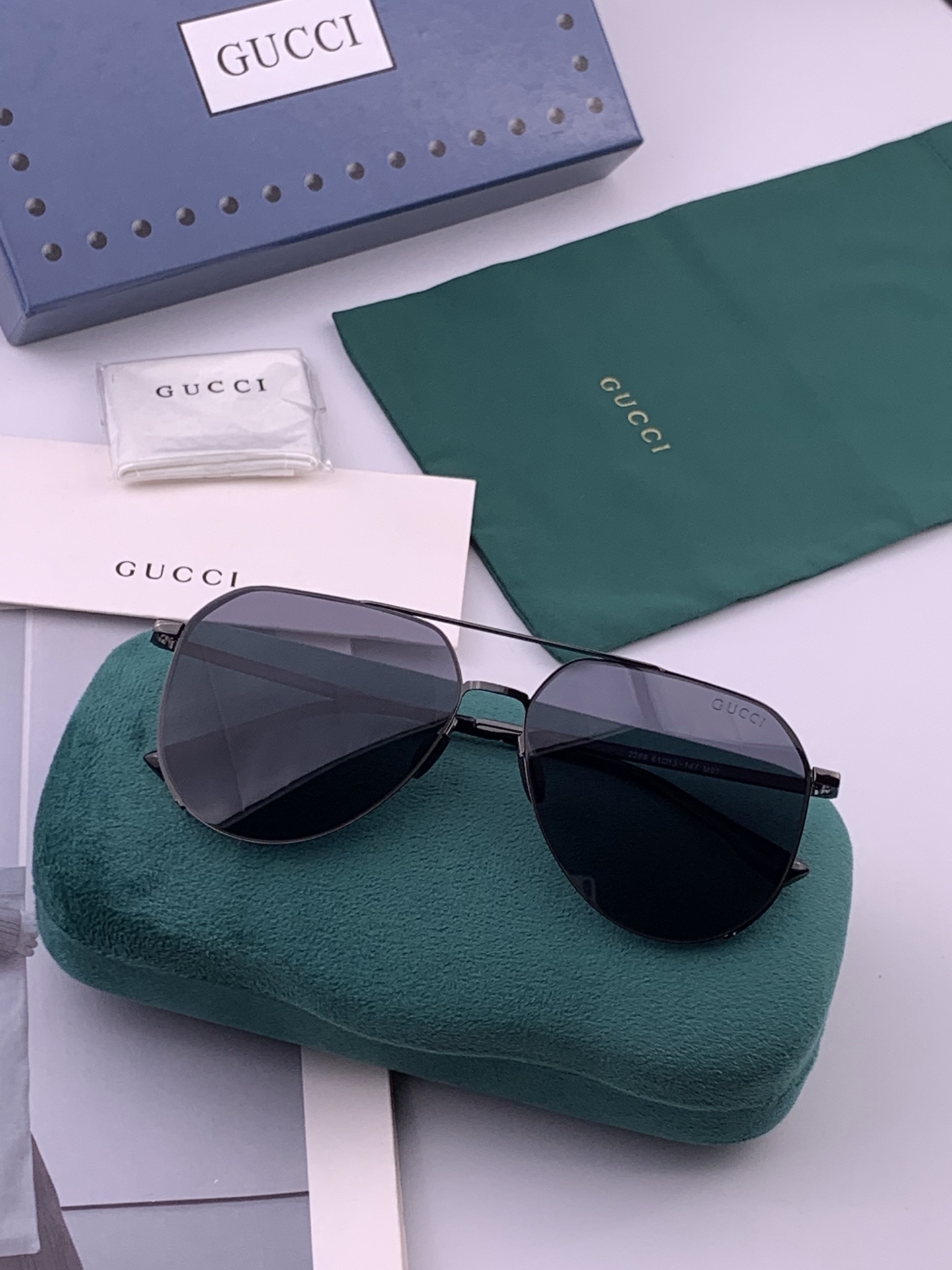 GUCCI 新款男女情侣款太阳镜多边形墨镜i 🉐️电镀永不褪色 超轻超有弹性整幅眼镜无螺丝重要的是压不坏 高清尼龙镜片、