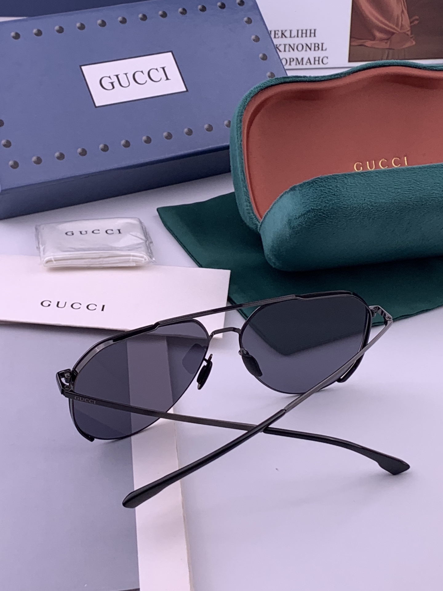 GUCCI 新款男女情侣款太阳镜多边形墨镜i 🉐️电镀永不褪色 超轻超有弹性整幅眼镜无螺丝重要的是压不坏 高清尼龙镜片、