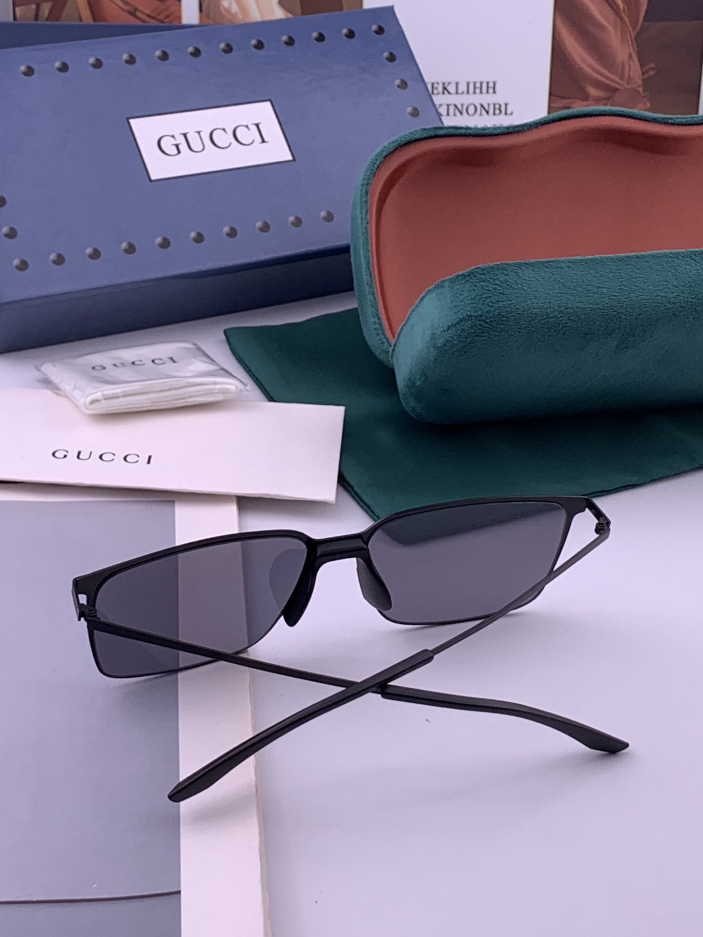 GUCCI 男款炫彩飞行员偏光太阳镜 ❤️材质：高清尼龙加厚卡槽高清偏光镜片 🌹无边框镜架💕颜👍型号：G01810