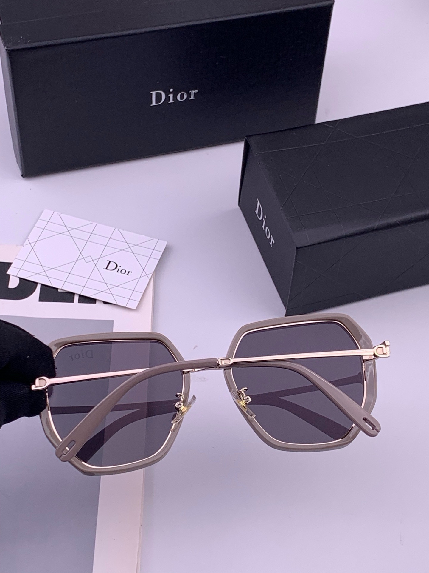 【DIOR】新款潮流爆款 时尚方框太阳镜 佩戴舒适 网红潮款墨镜  女士高清加厚偏光太阳镜🕶️ 🎉高品质TR镜框 ♥️♥