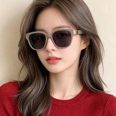 【DIOR】新款潮流爆款 时尚方框太阳镜 佩戴舒适 网红潮款墨镜 女士高清加厚偏光太阳镜🕶️ 🎉高品质TR镜框 ♥️♥ 【DIOR】新款潮流爆款 时尚方框太阳镜 佩戴舒适 网红潮款墨镜 女士高清加厚偏光太阳镜🕶️ 🎉高品质TR镜框 ♥️♥
