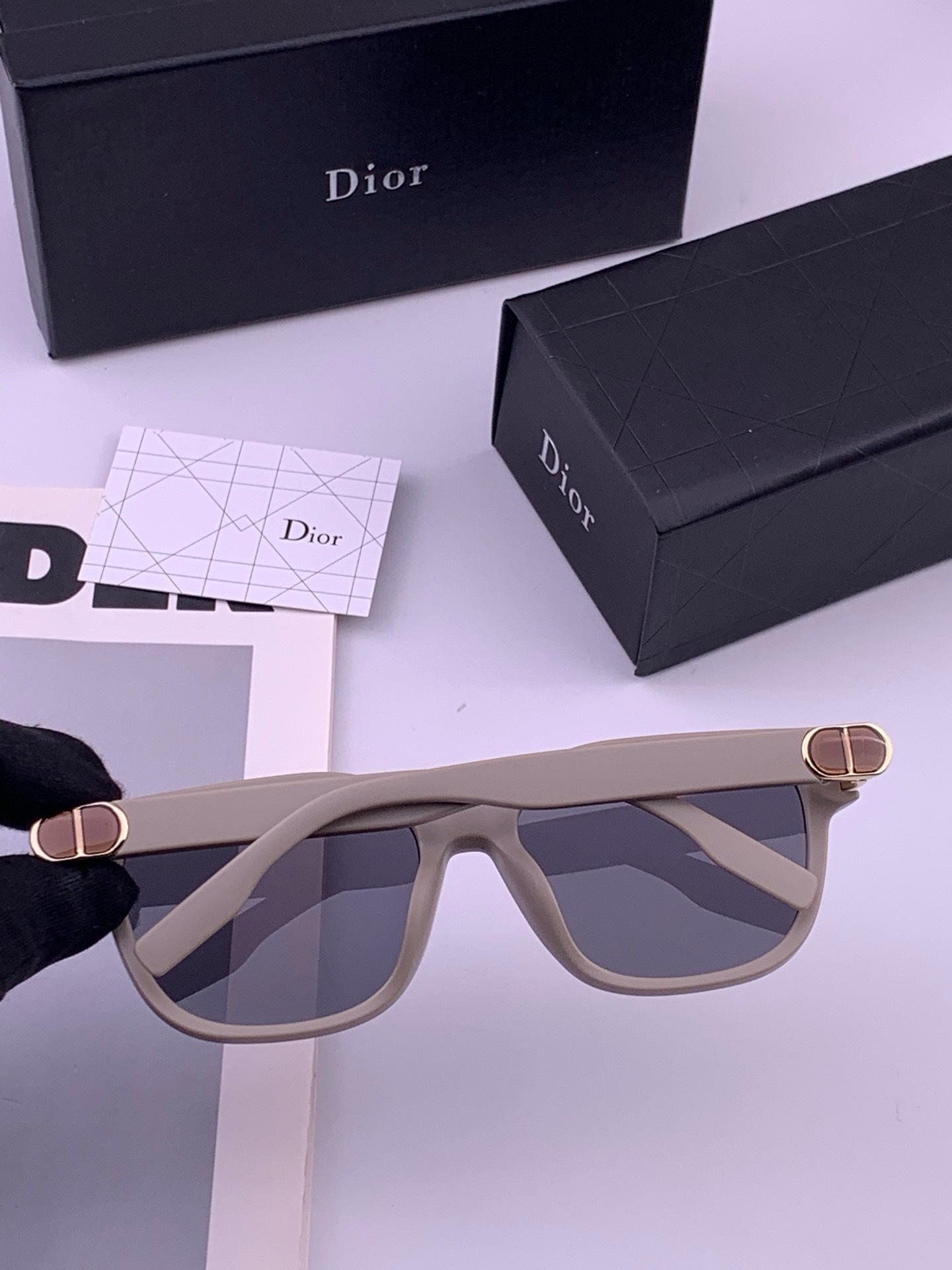 【DIOR】新款潮流爆款 时尚方框太阳镜 佩戴舒适 网红潮款墨镜  女士高清加厚偏光太阳镜🕶️ 🎉高品质TR镜框 ♥️♥