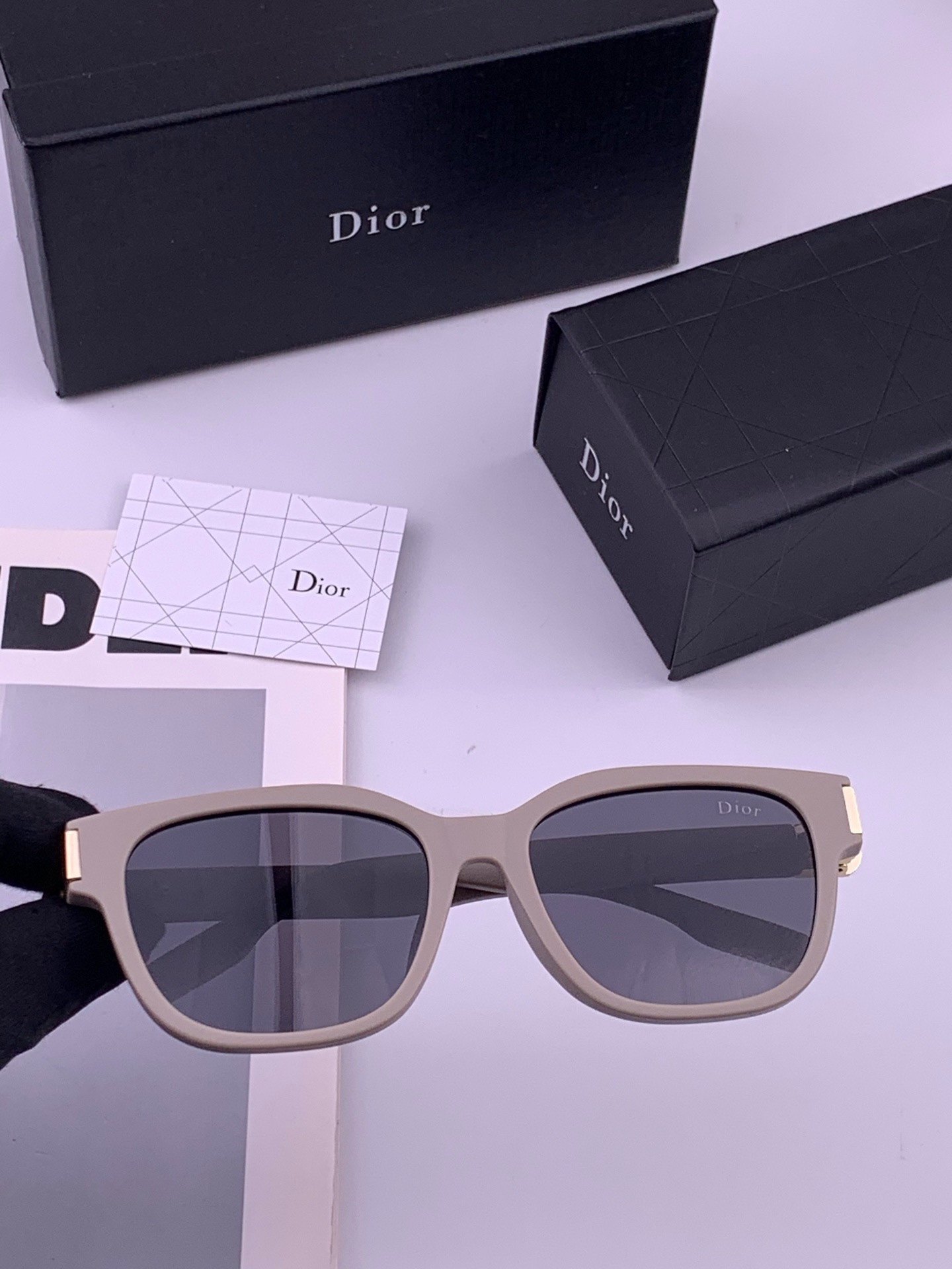 【DIOR】新款潮流爆款 时尚方框太阳镜 佩戴舒适 网红潮款墨镜  女士高清加厚偏光太阳镜🕶️ 🎉高品质TR镜框 ♥️♥