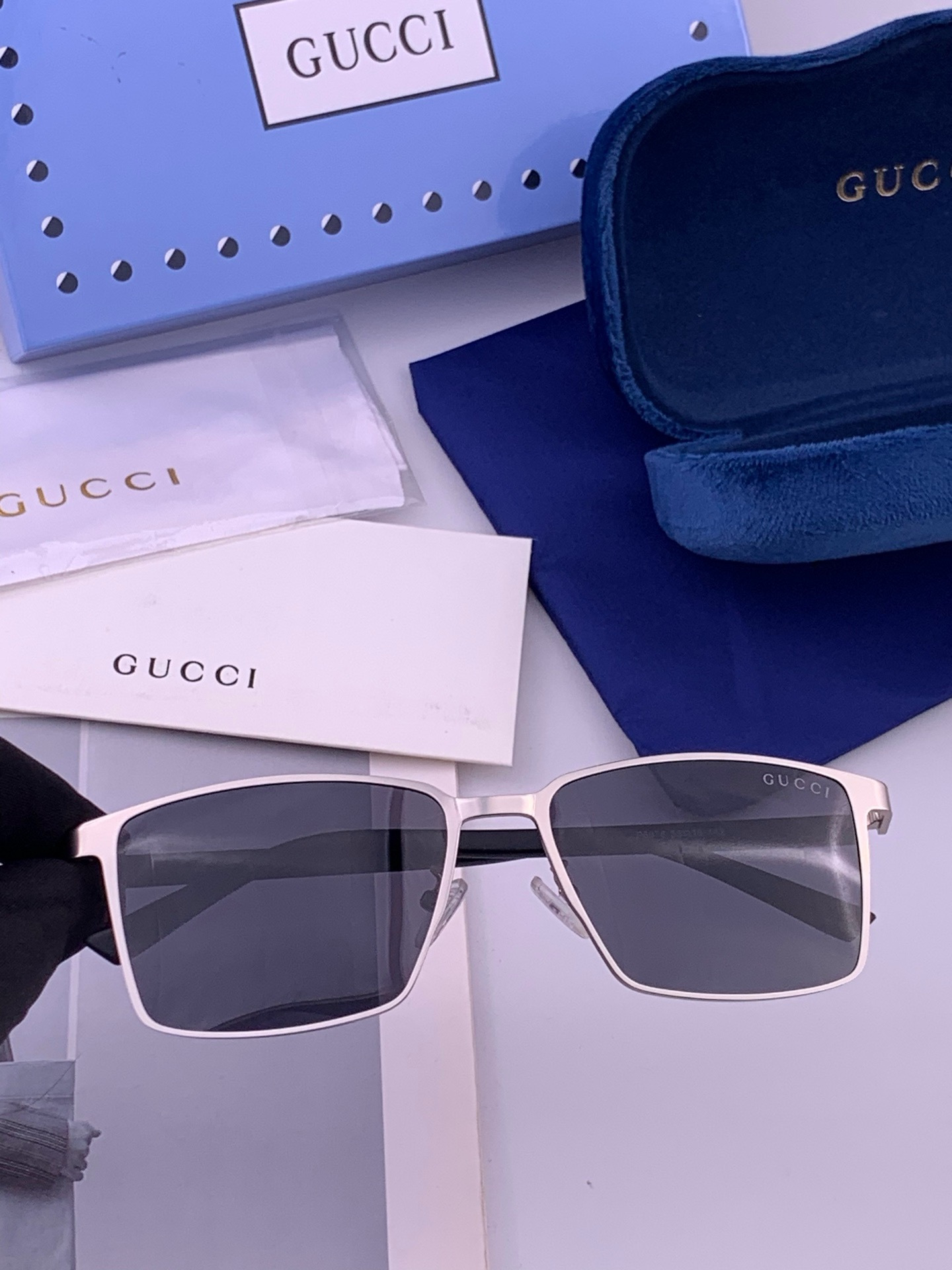 Gucci 。  高品质男女款墨镜   👍 进口宝丽来偏光镜片  。蛤蟆镜 开车钓鱼都可 。百搭显瘦墨镜韩版男士飞行员大