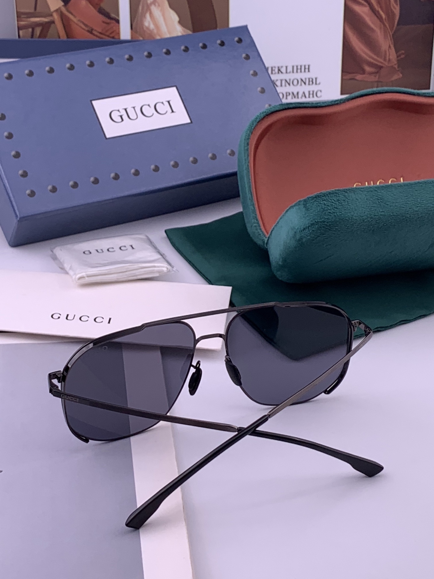 GUCCI 男款炫彩飞行员偏光太阳镜 ❤️材质：高清尼龙加厚卡槽高清偏光镜片 🌹无边框镜架💕颜👍型号：G0227
