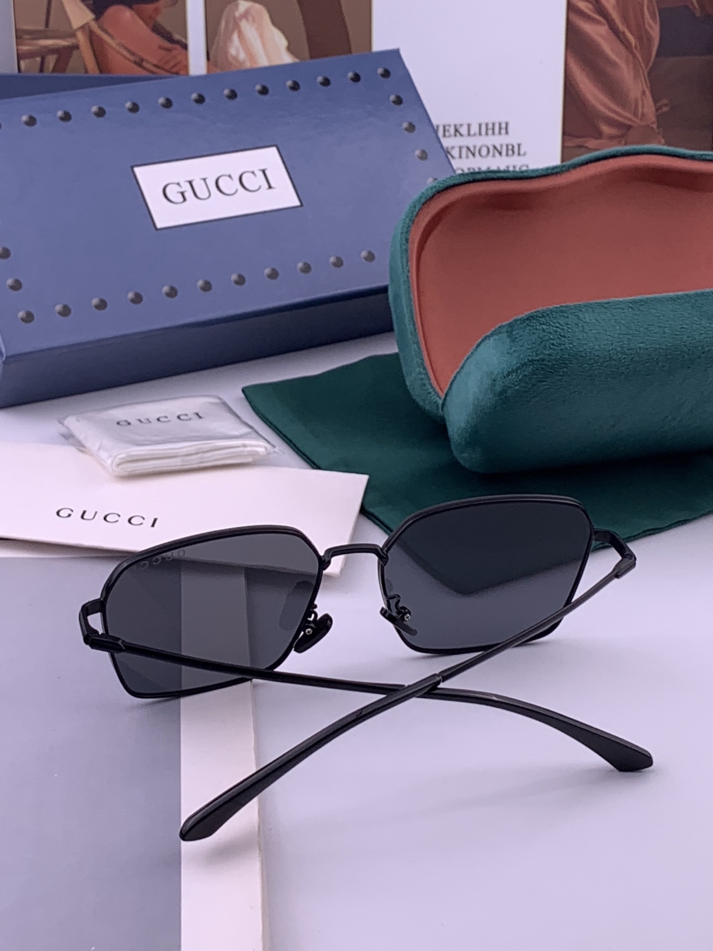 GUCCI 男款炫彩飞行员偏光太阳镜 ❤️材质：高清尼龙加厚卡槽高清偏光镜片 🌹无边框镜架💕颜👍型号：G6881