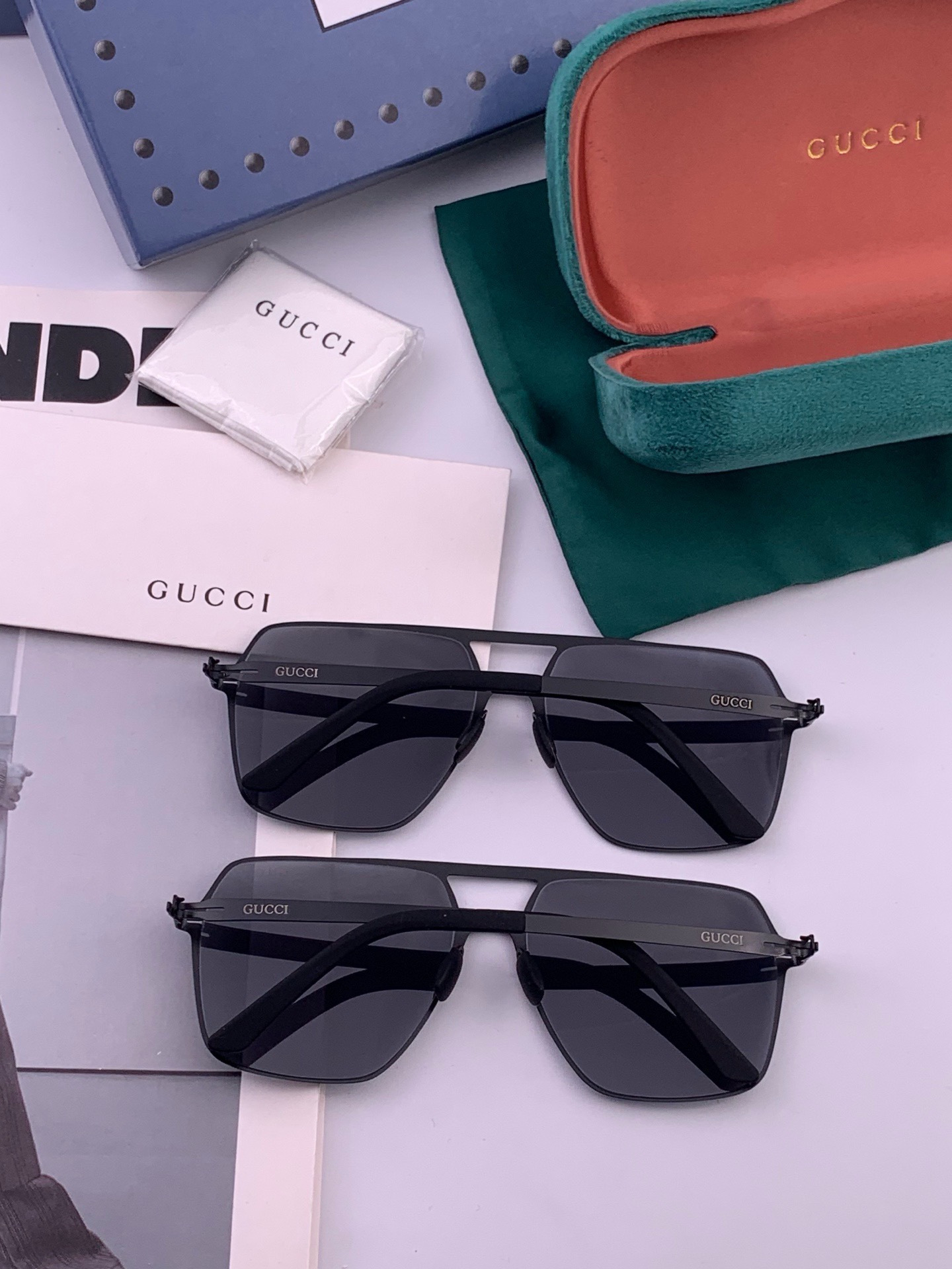 ♦️ GUCCI 新款男女情侣款太阳镜iP电镀永不褪色 超轻超有弹性整幅眼镜无螺丝重要的是压不坏 高清尼龙镜片、精湛的工