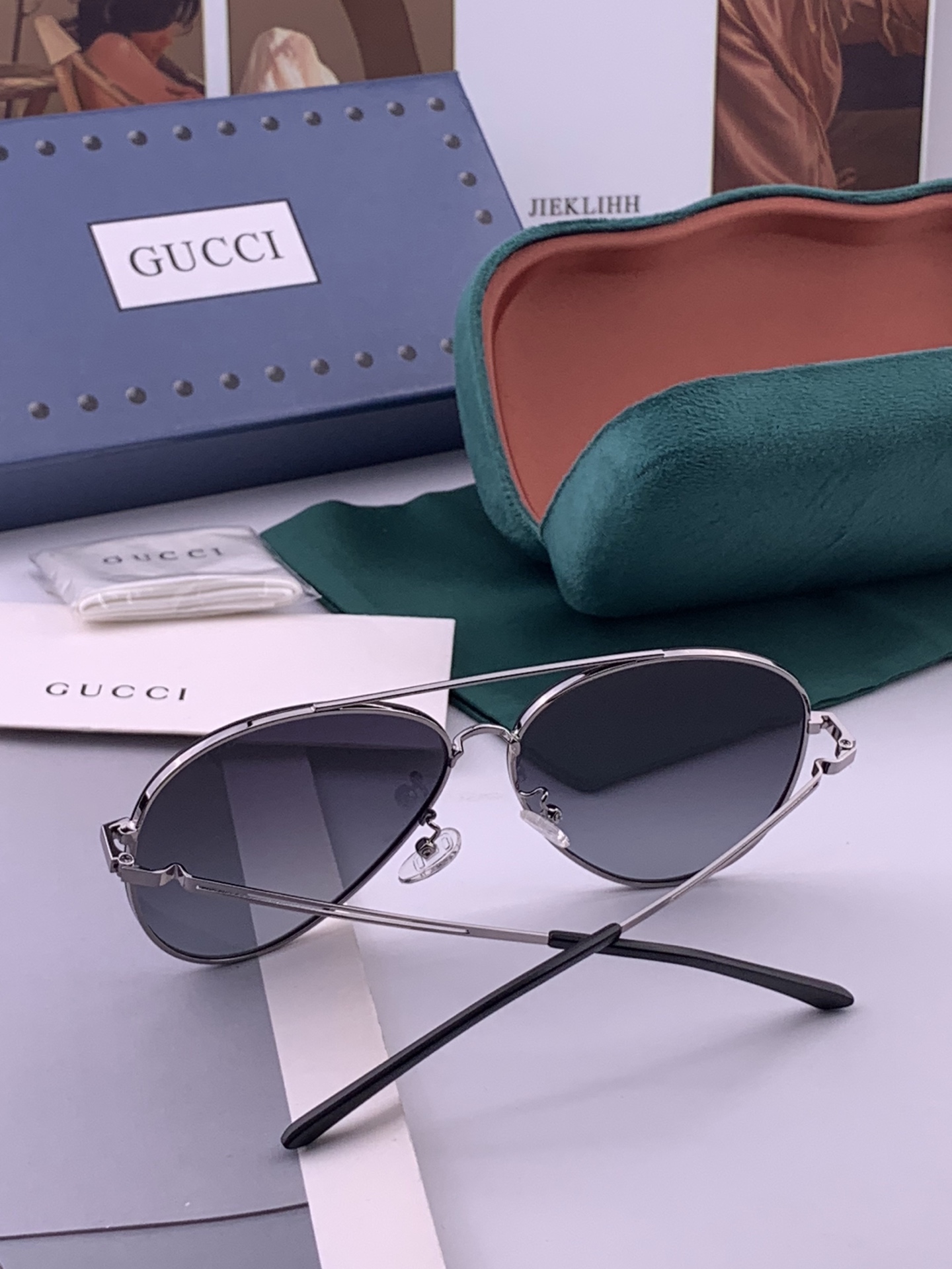 GUCCI 男款炫彩飞行员偏光太阳镜 ❤️材质：高清尼龙加厚卡槽高清偏光镜片 🌹无边框镜架💕颜👍型号：G052