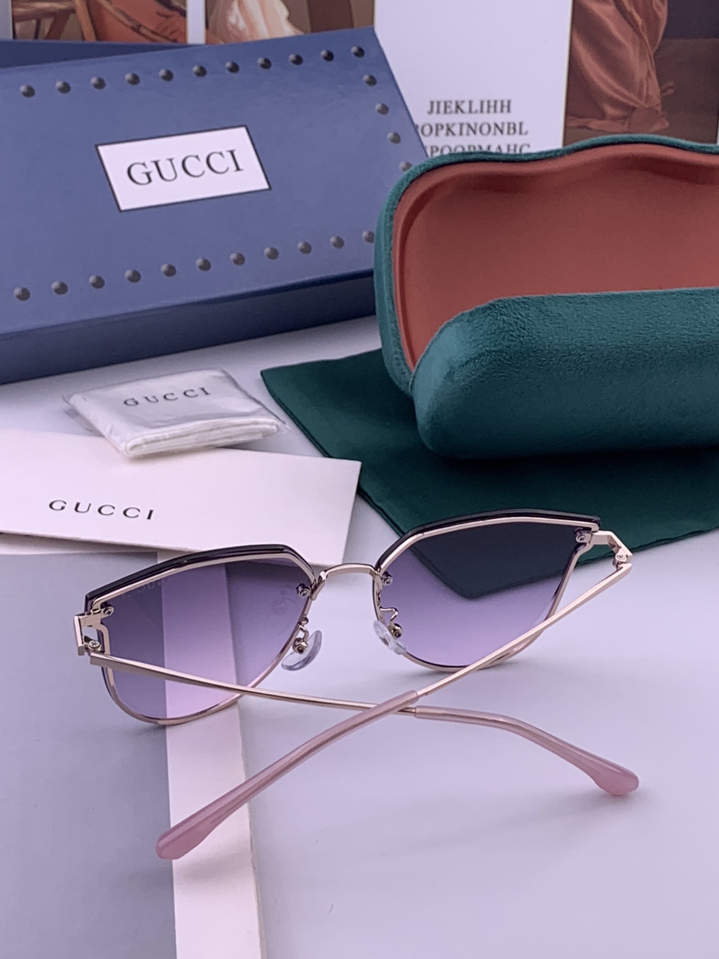 GUCCI 开春新款 最新款无框太阳镜 各路网红纷纷带起气场满分‼️ 俏皮甜美.上脸效果更佳.金属质感超好 型号：G52