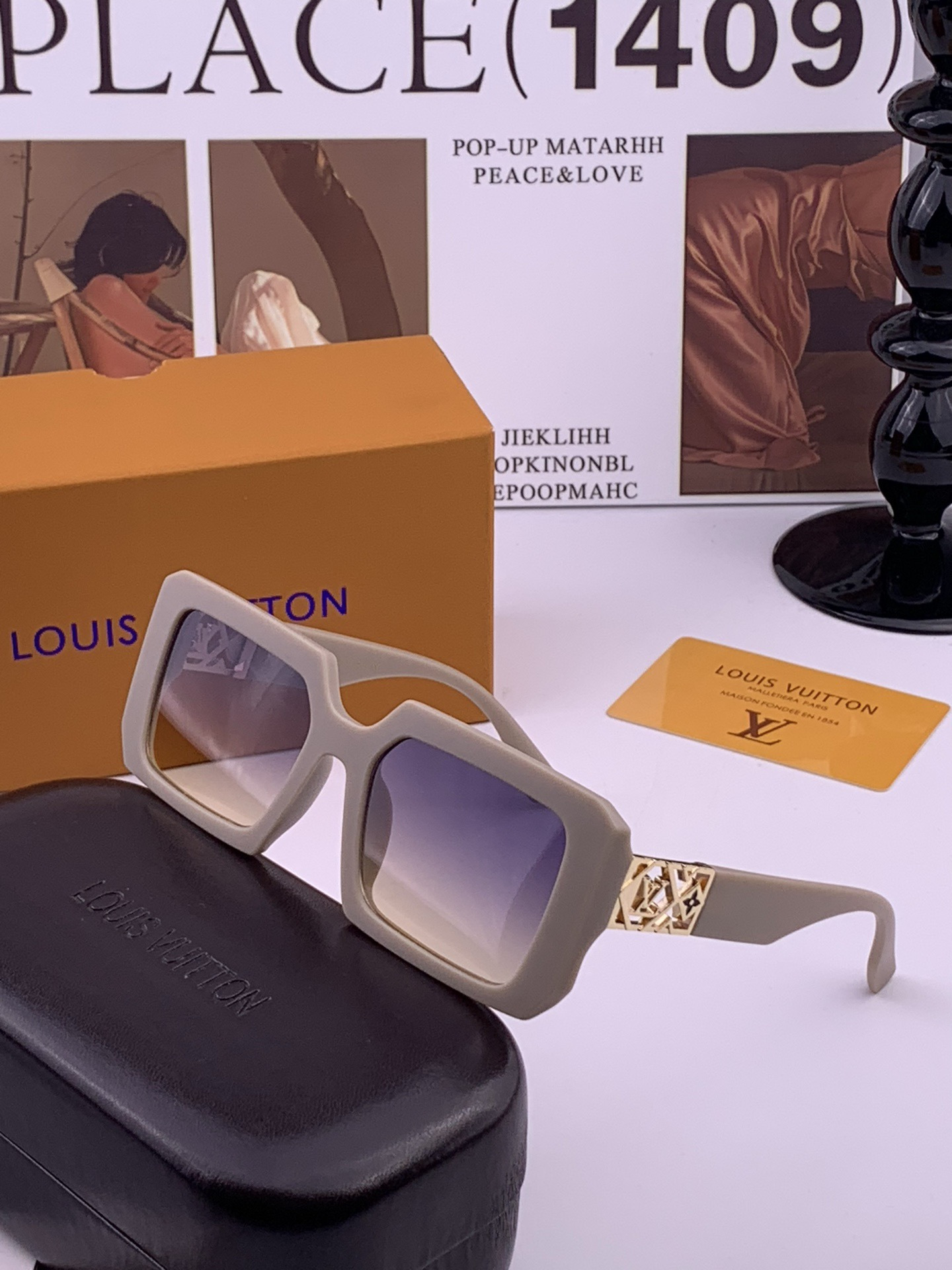 LV 开春新款  潮流爆款 时尚方框太阳镜 高品质 佩戴舒适 网红潮款墨镜 型号 L47001