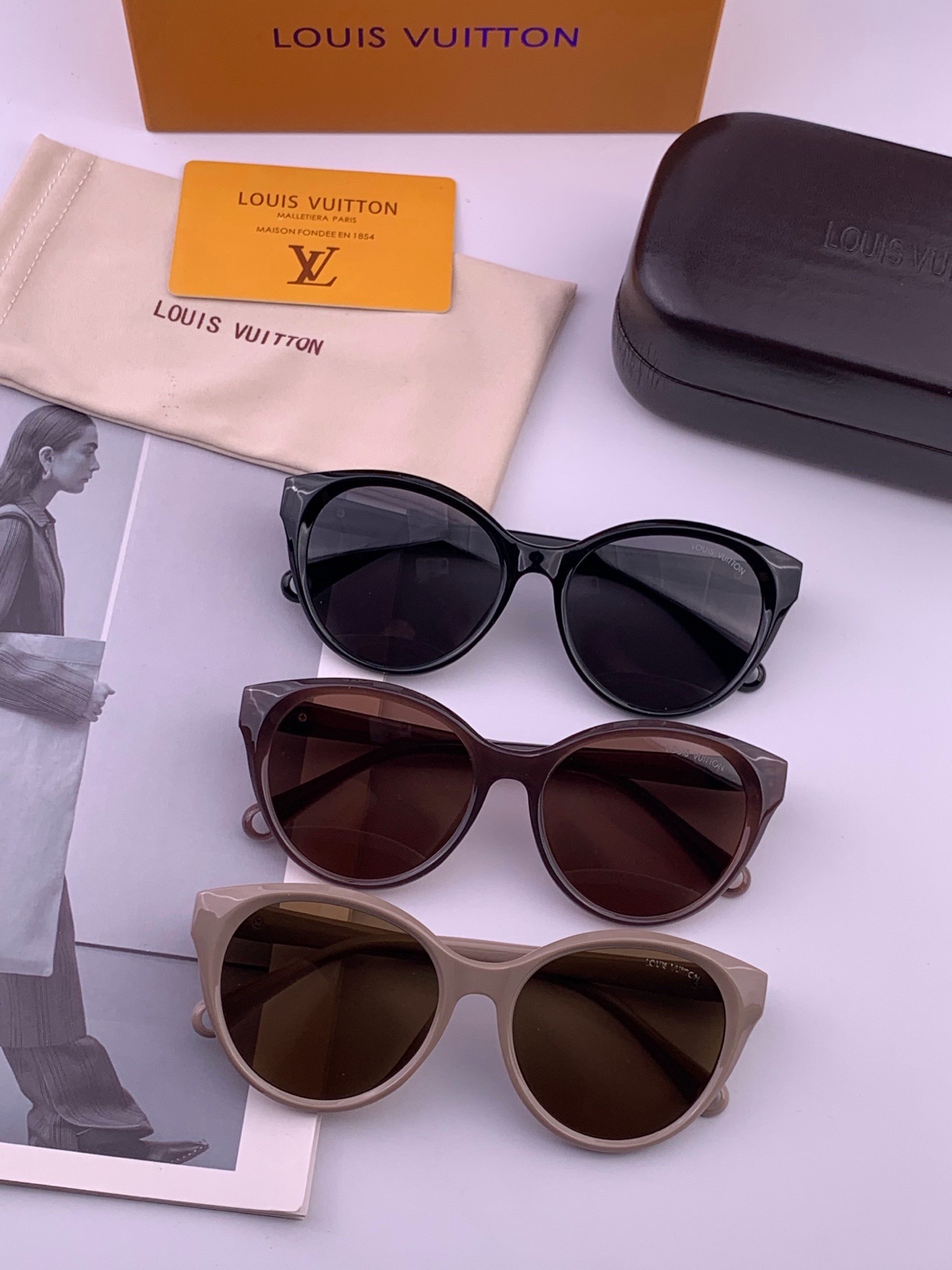 LV 太阳镜潮品官网模特同款 [玫瑰][玫瑰]四叶草🍀精致个性设计简约时尚 高品质值得拥有绝对潮爆整个夏季 新款 型号：
