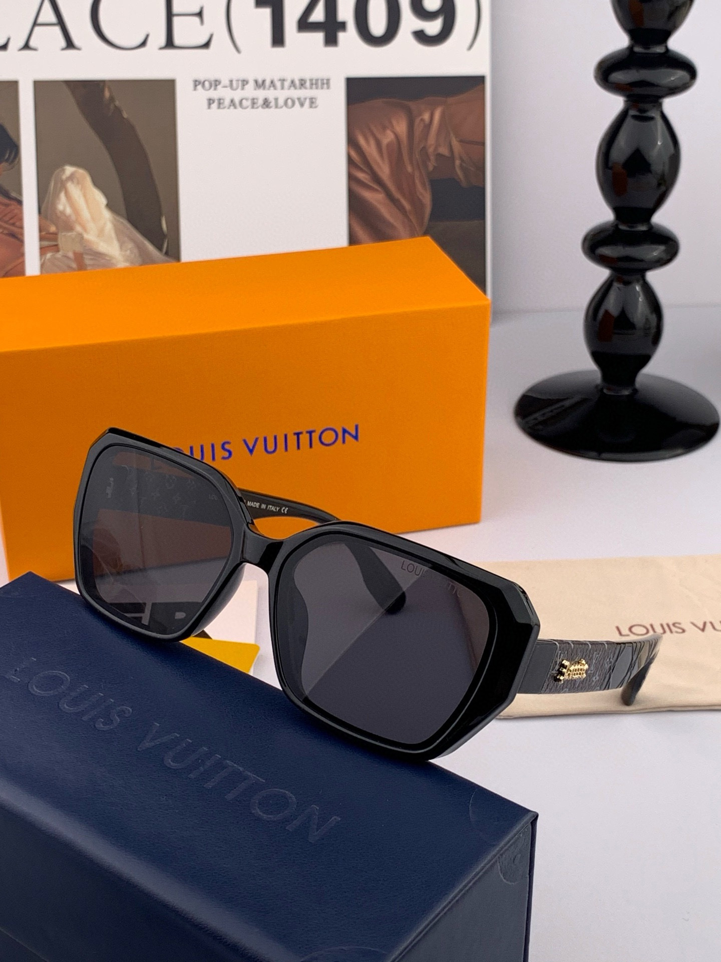 LV 开春新款  潮流爆款 时尚方框太阳镜 高品质 佩戴舒适 网红潮款墨镜 型号L7132
